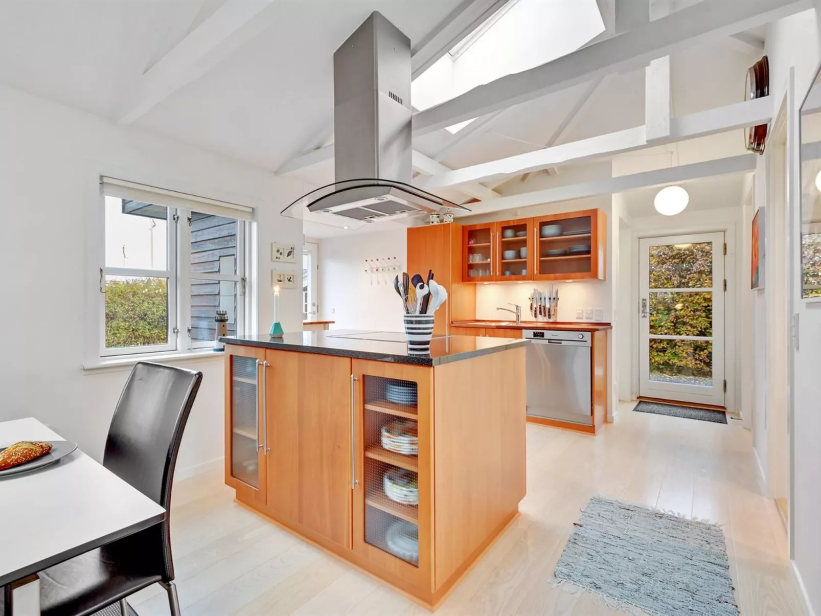 "Kamilla" - 200m from the sea-Binnen