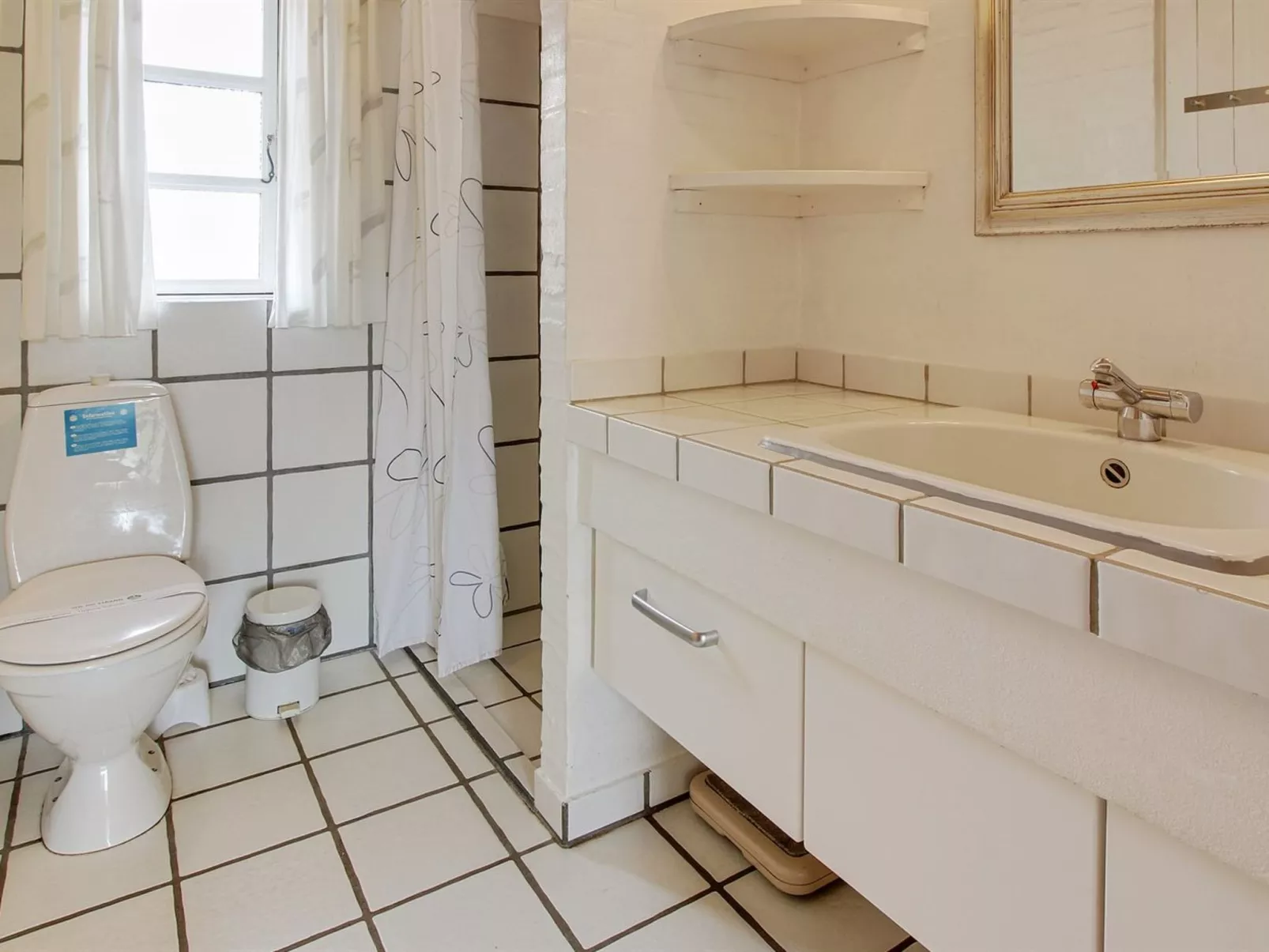 "Skuli" - 200m from the sea-Binnen