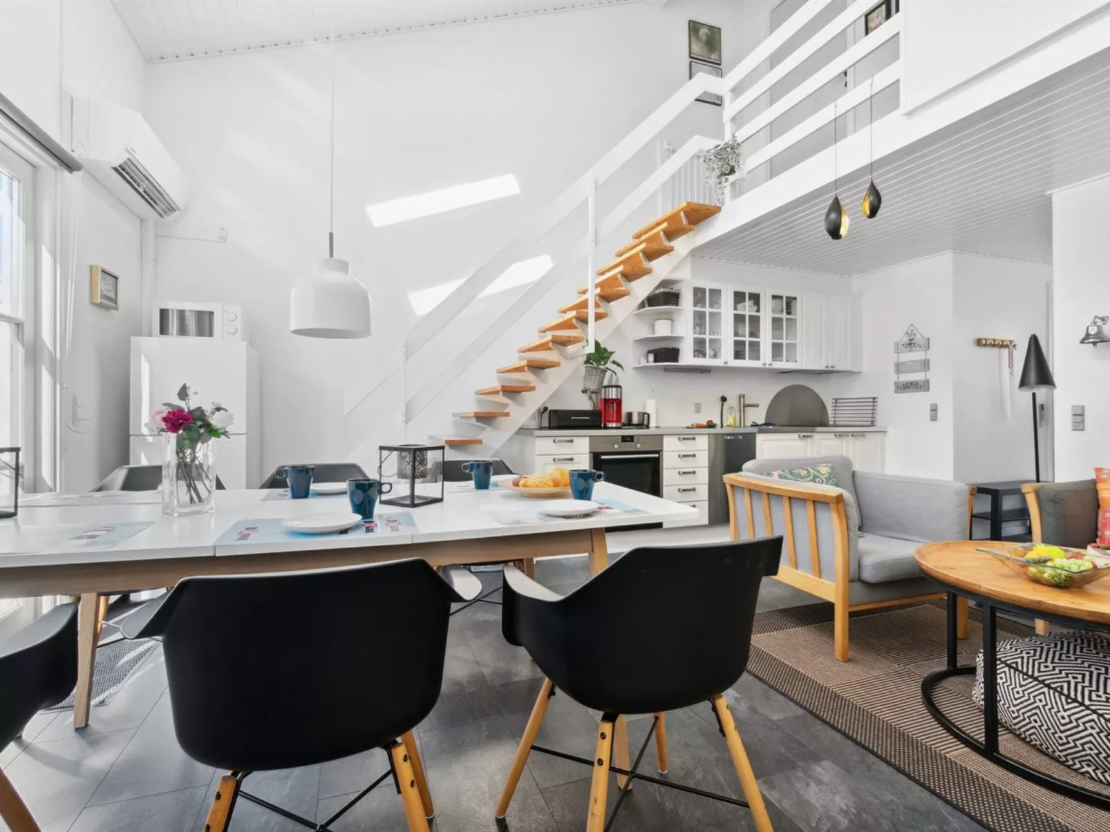 "Hermanda" - 100m to the fjord-Binnen