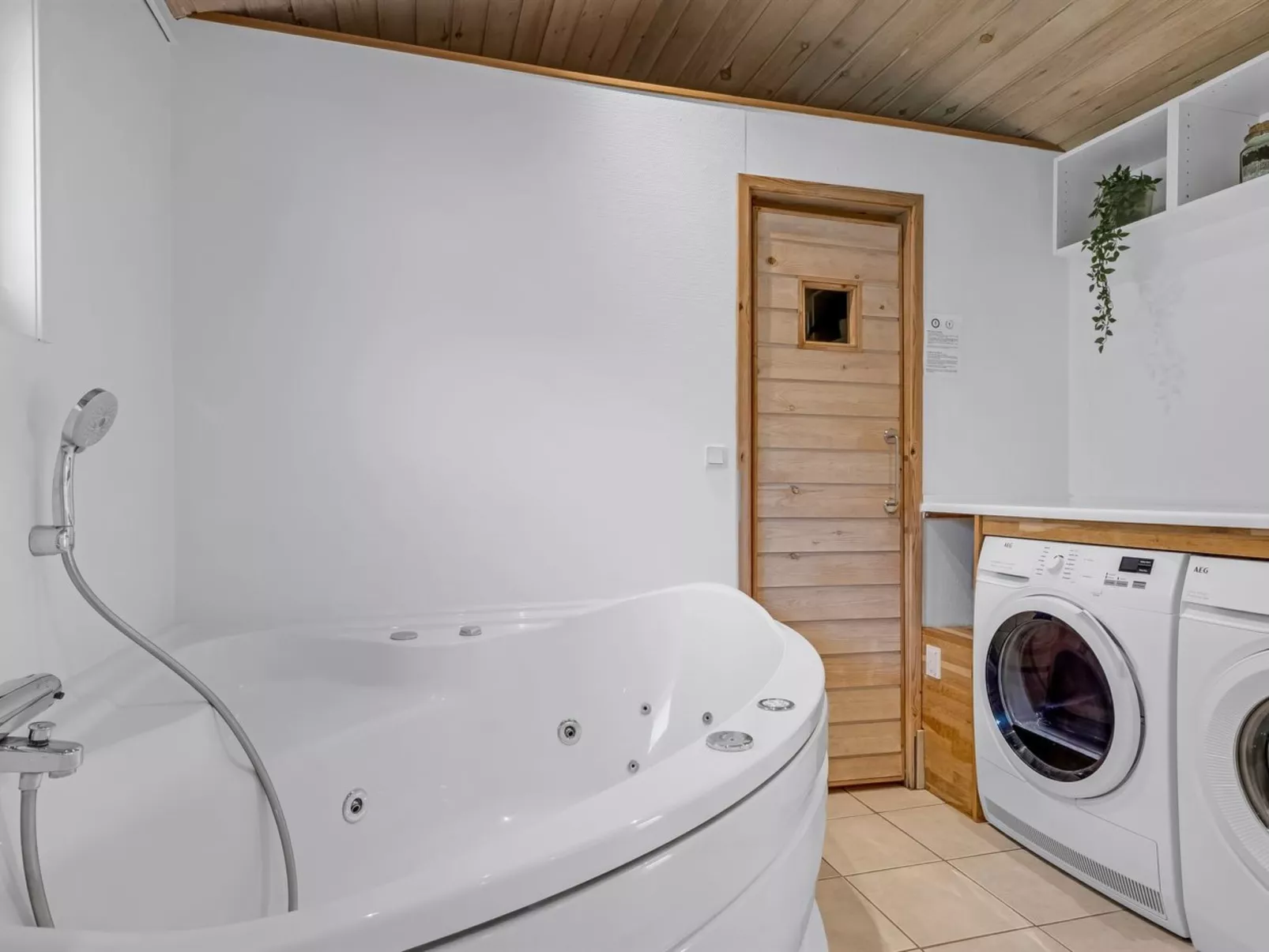 "Albina" - 844m from the sea-Binnen