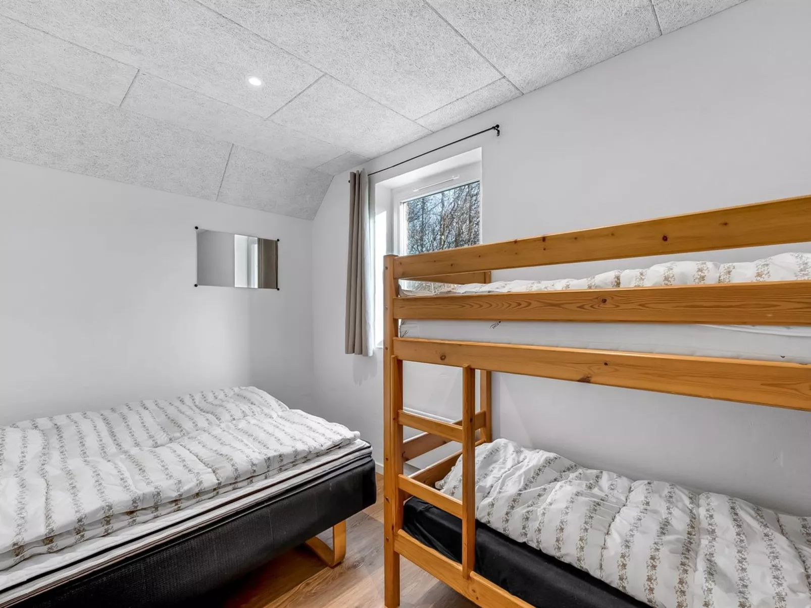 "Thana" - 1.4km from the sea-Binnen