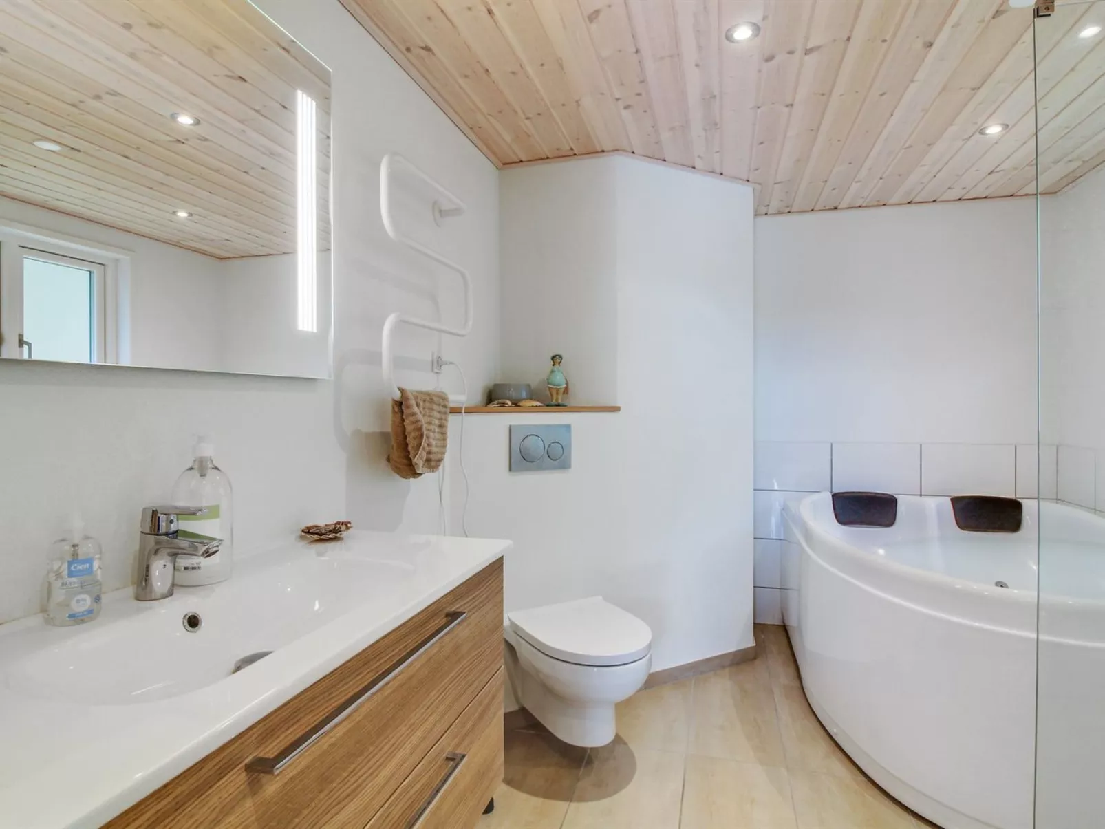 "Santtu" - 600m from the sea-Binnen