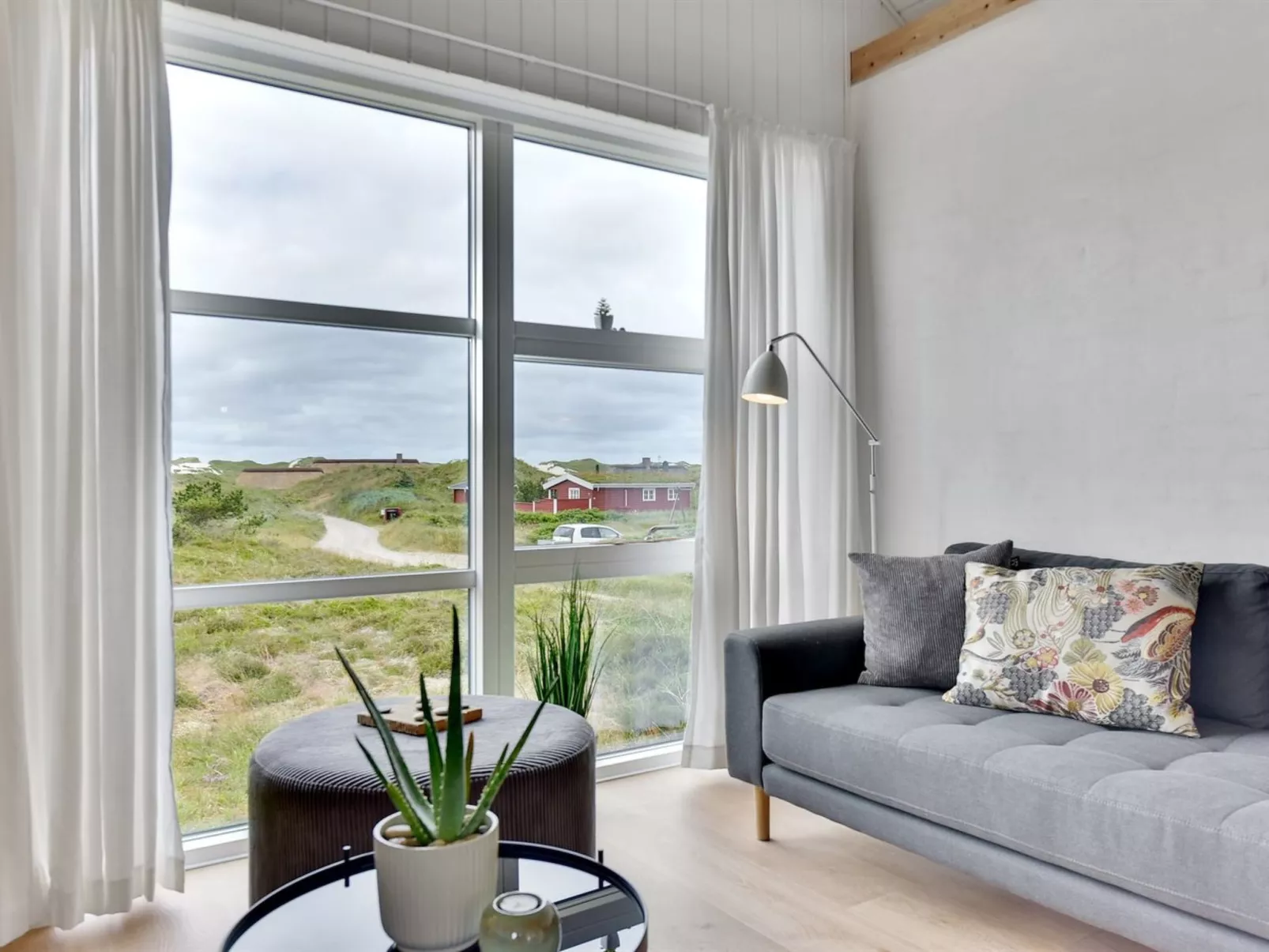 "Arvo" -  from the sea-Binnen