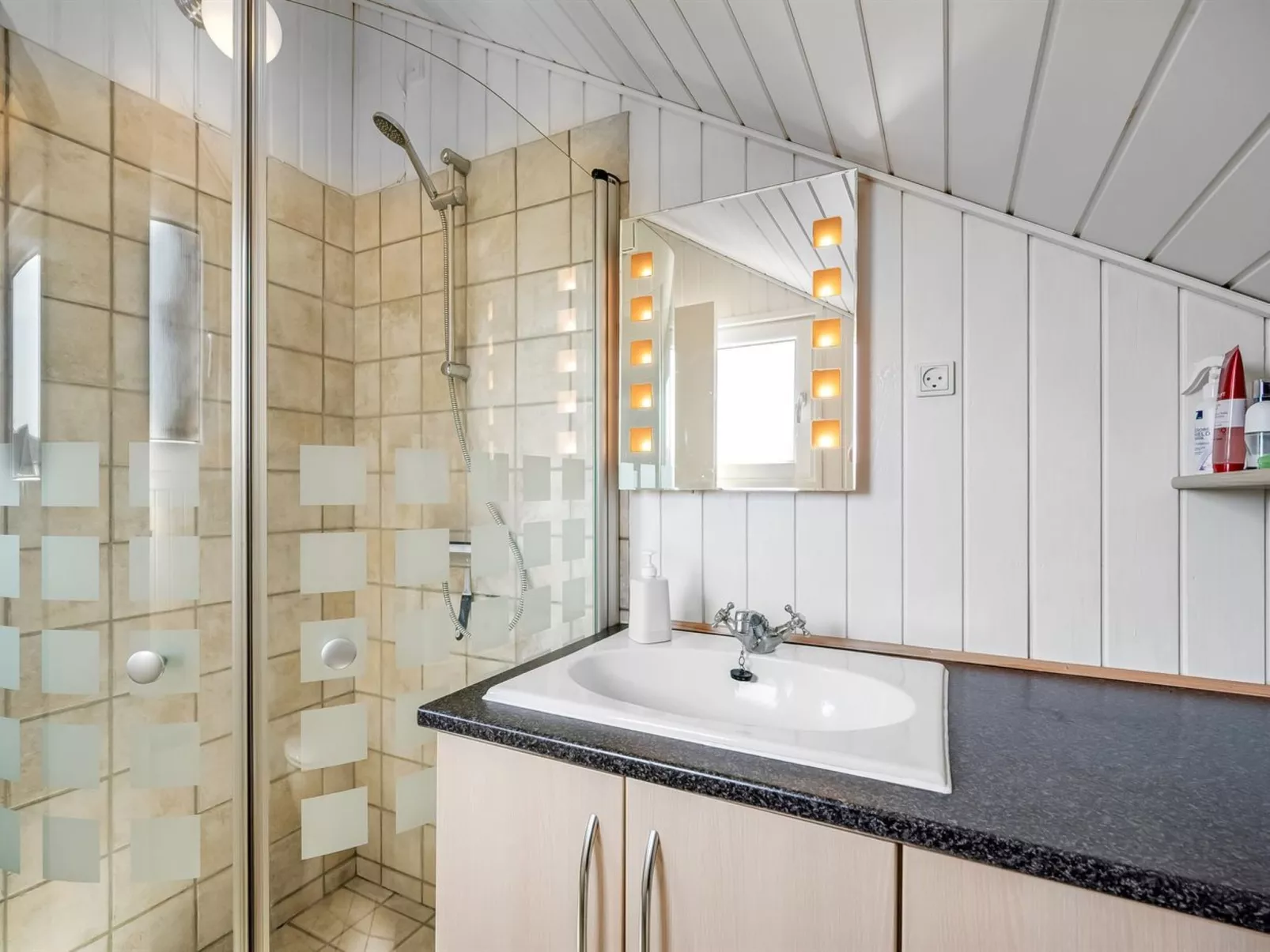 "Arla" - 200m from the sea-Binnen