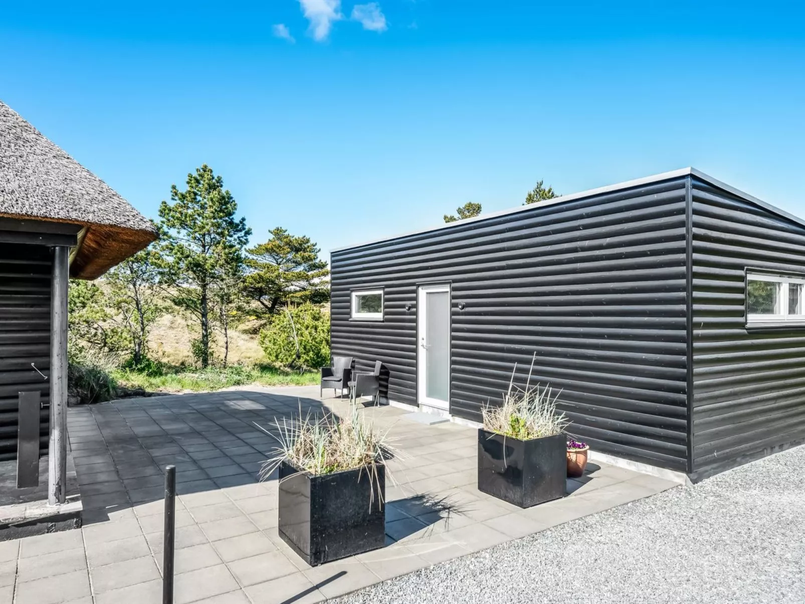 "Aila" - 1.4km from the sea-Buiten