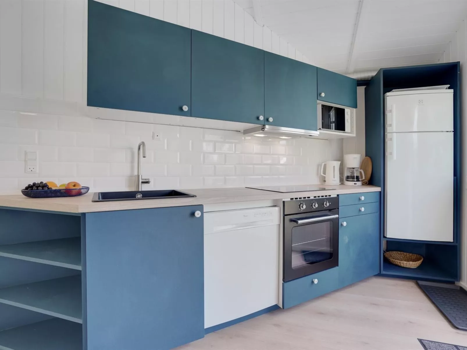 "Niska" - 300m from the sea-Binnen