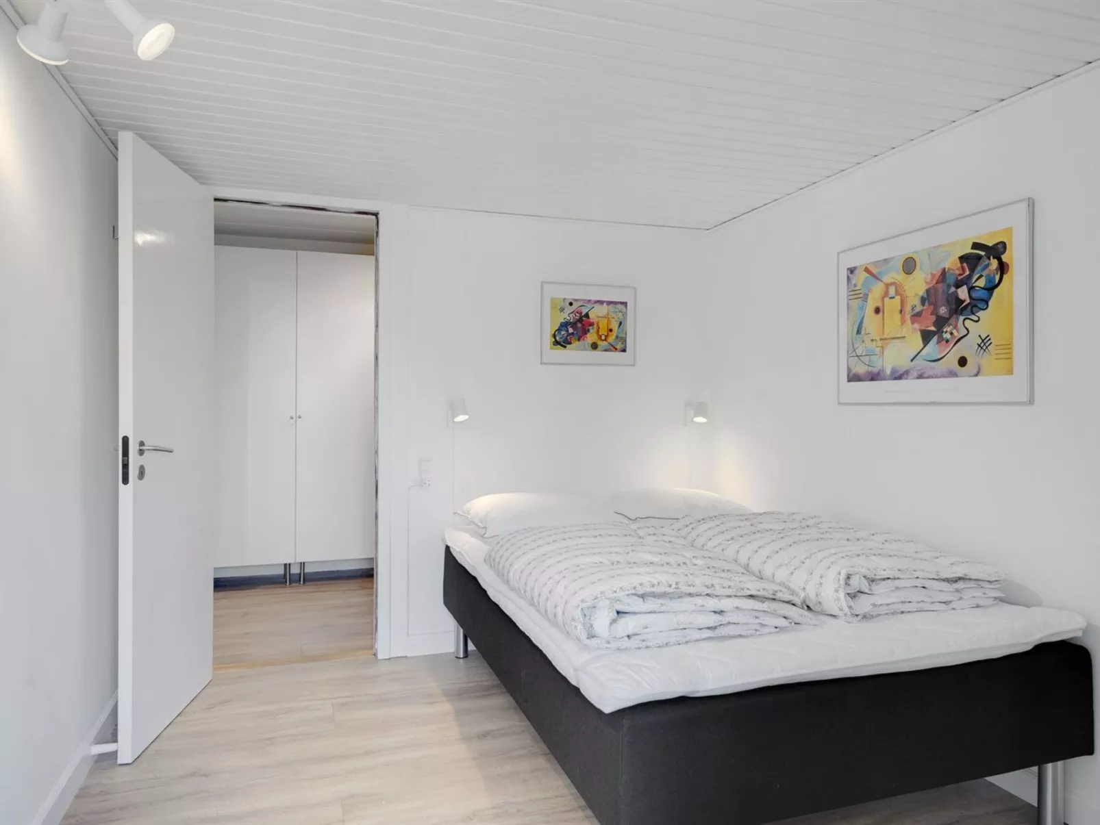 "Constance" - 50m from the sea-Binnen