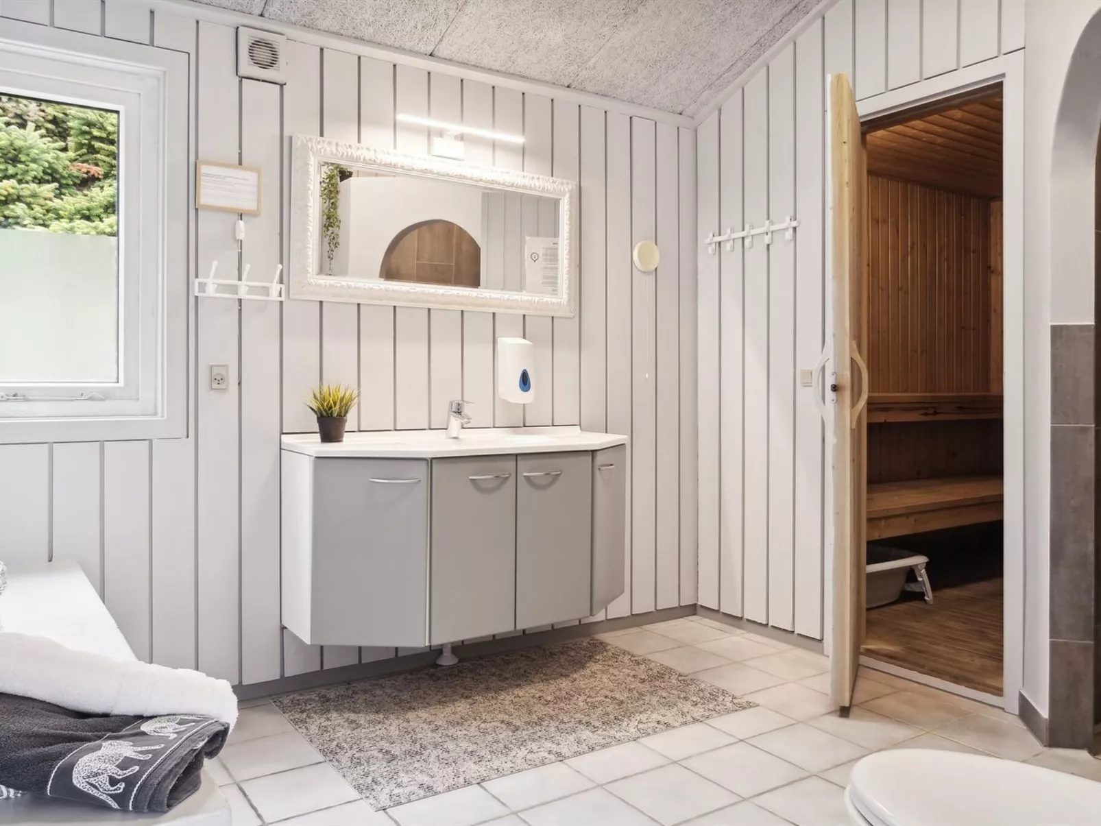 "Hallveig" - 1.1km from the sea-Binnen