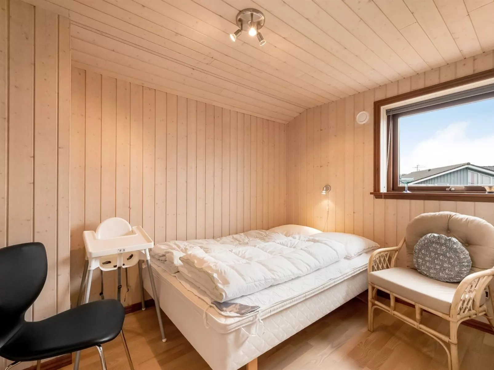 "Malila" - 400m to the fjord-Binnen