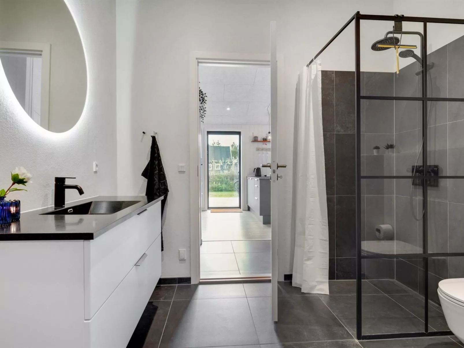 "Sinna" -  from the sea-Binnen