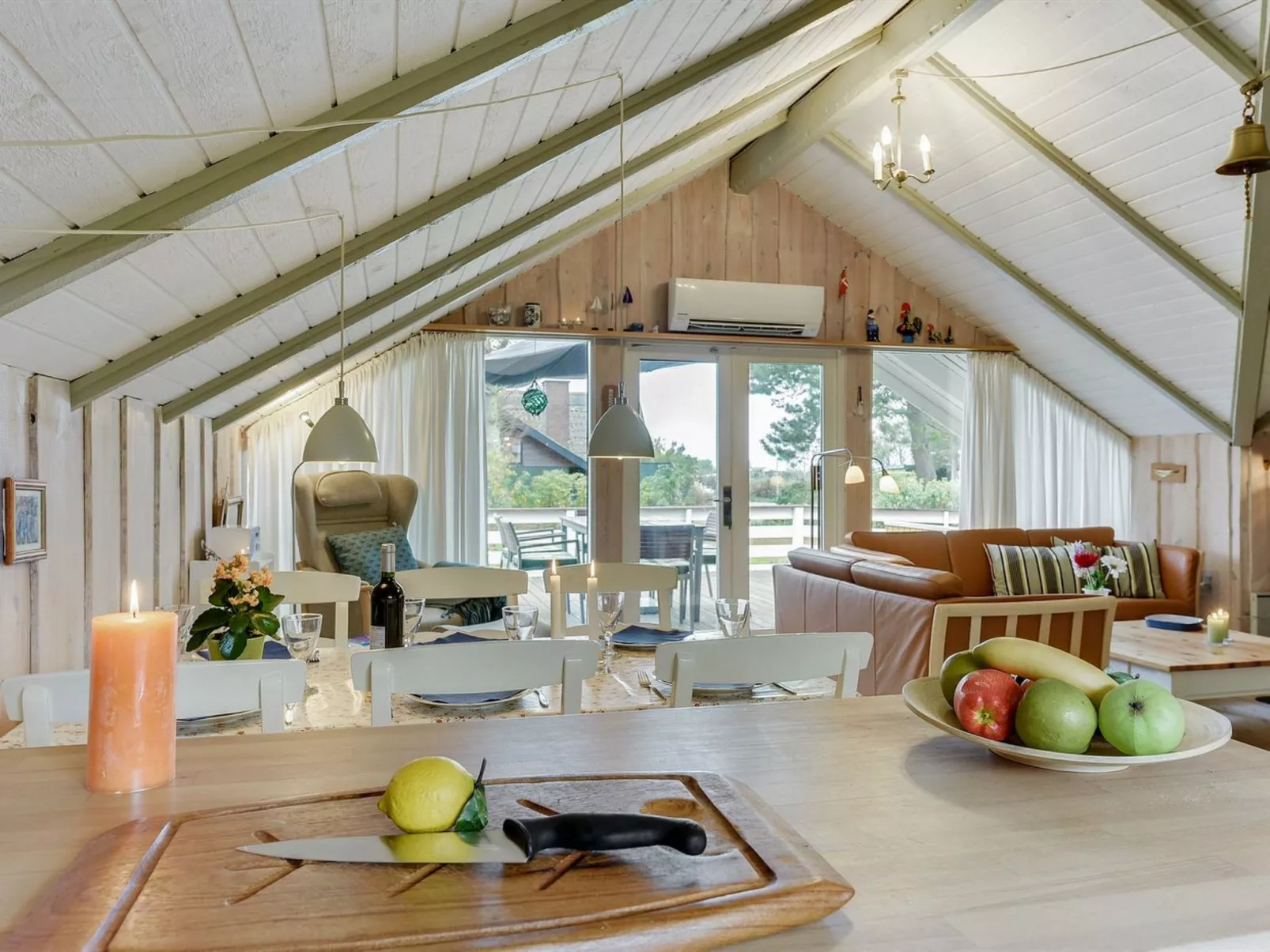 "Hjalmine" - 250m from the sea-Binnen