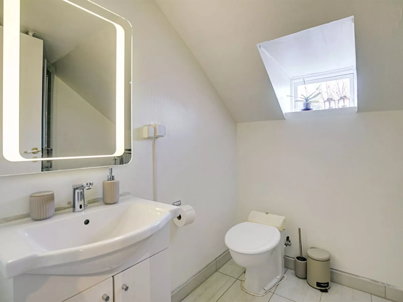 "Arnfin" - 160m from the sea-Binnen