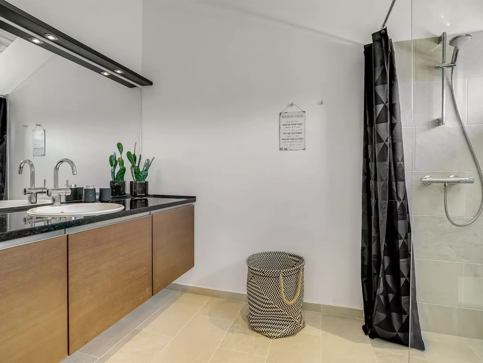 "Ilmarinen" - 561m from the sea-Binnen