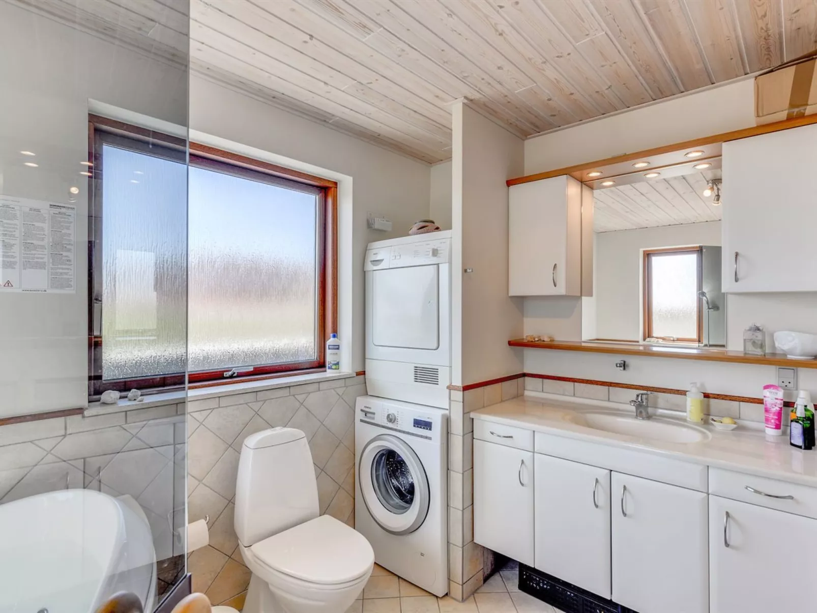 "Arngrim" - 100m from the sea-Binnen