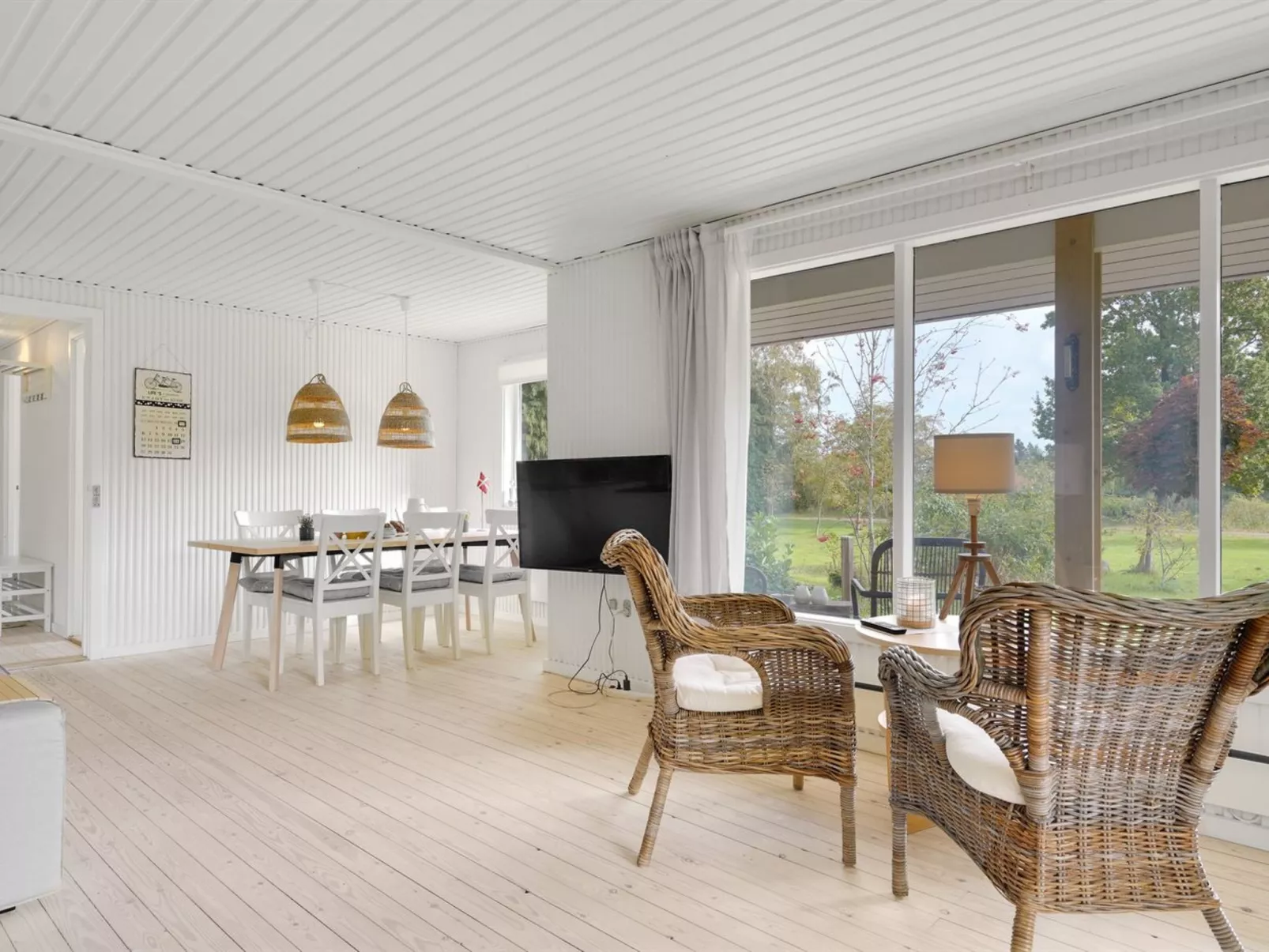 "Aksa" - 400m from the sea-Binnen