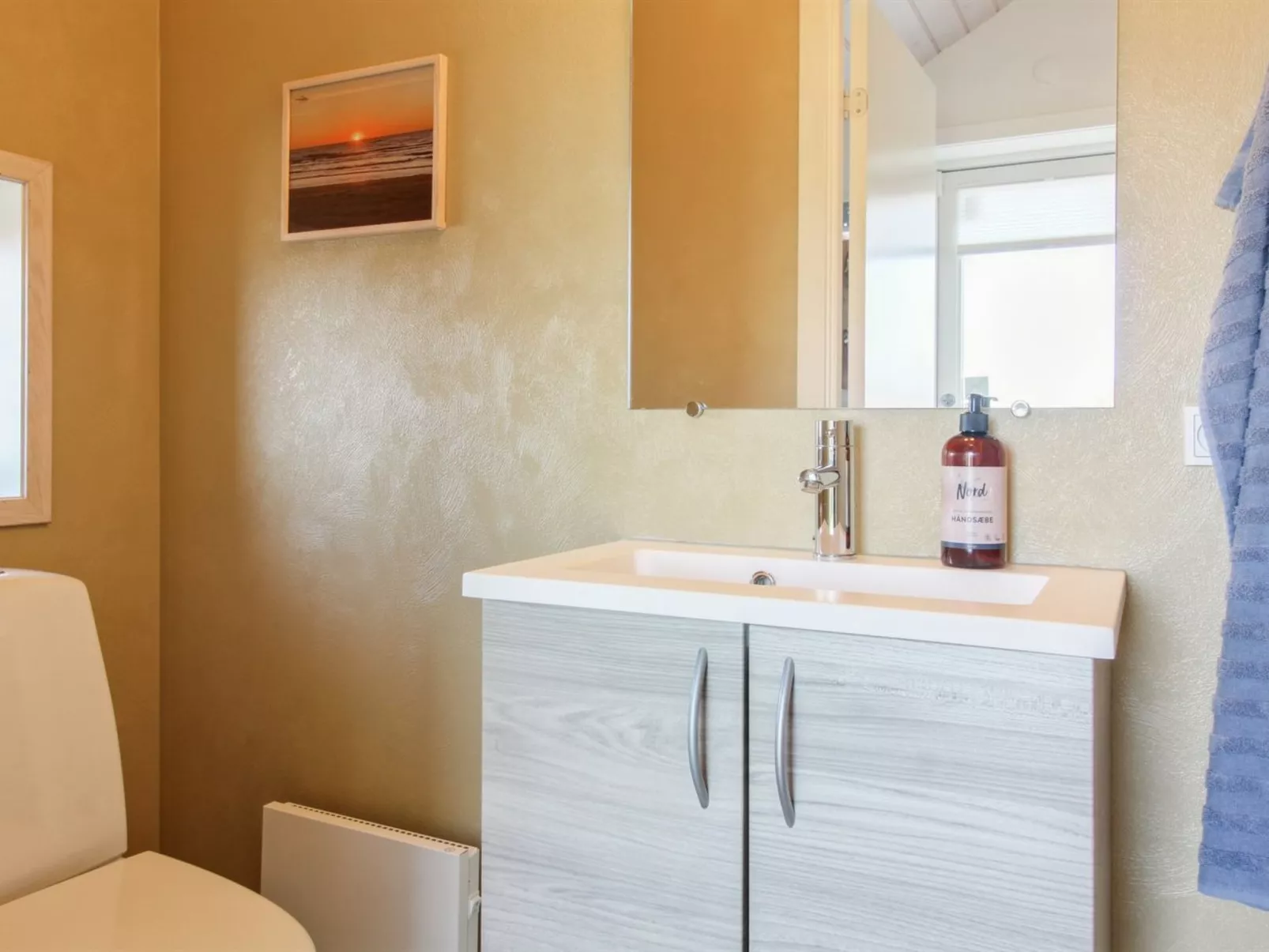 "Mirkka" - 1.5km from the sea-Binnen