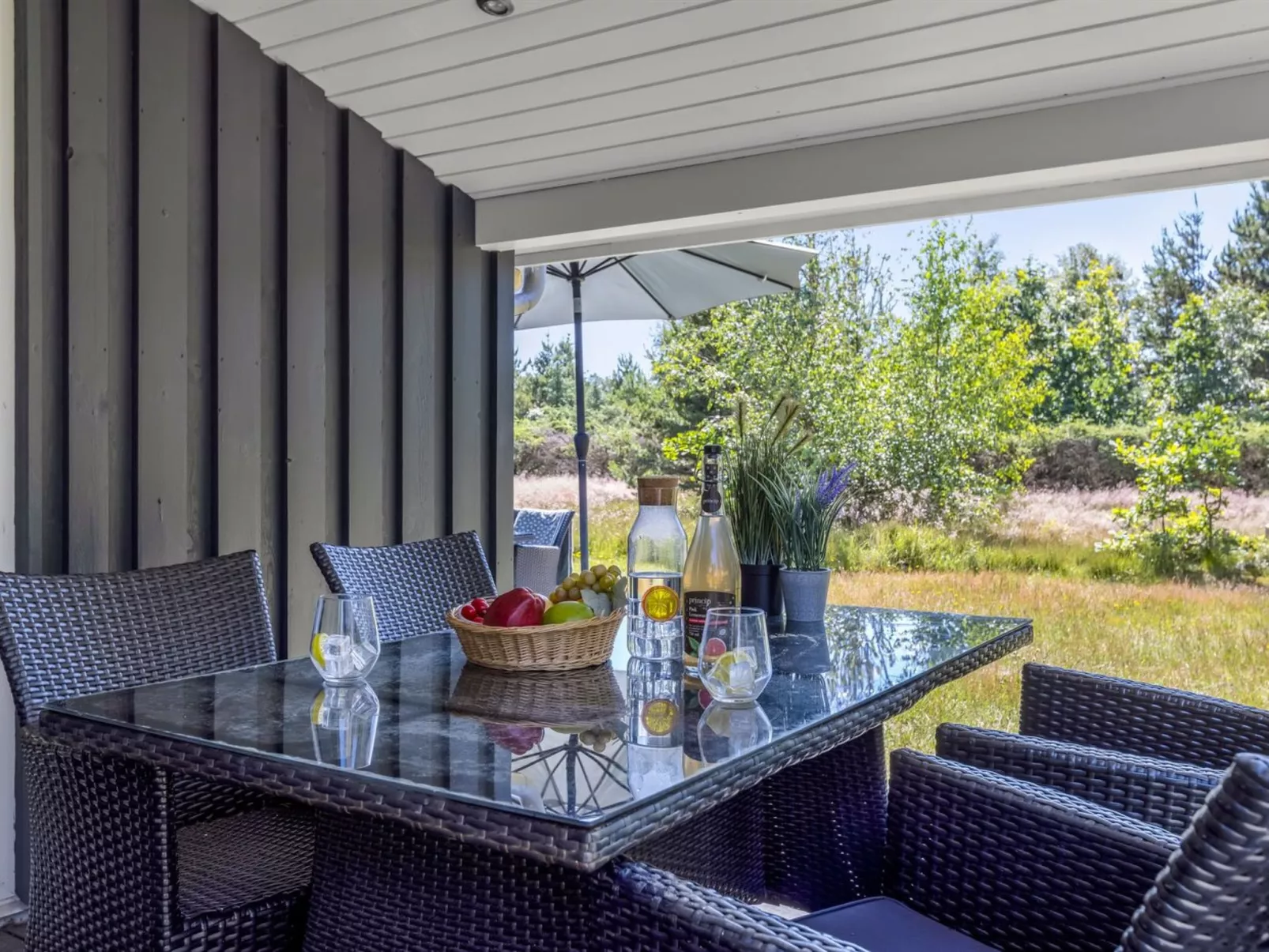 "Ajten" - 150m from the sea-Buiten