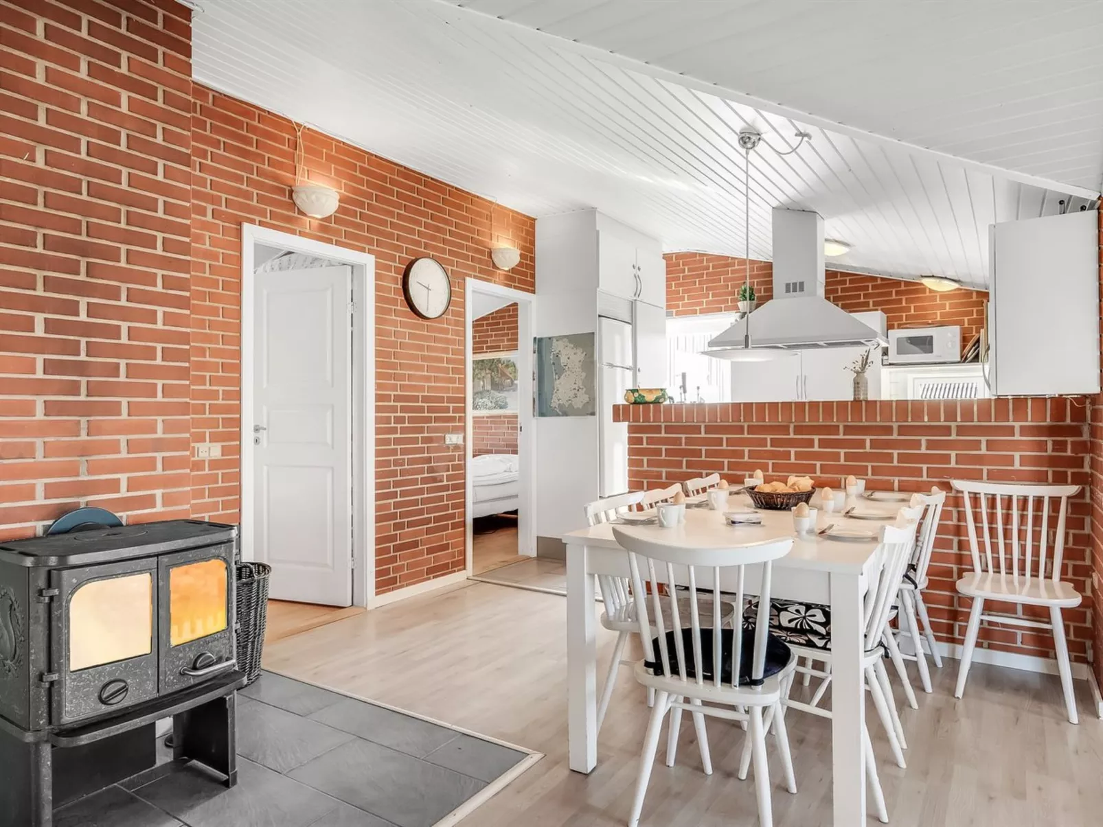 "Fia" -  from the sea-Binnen