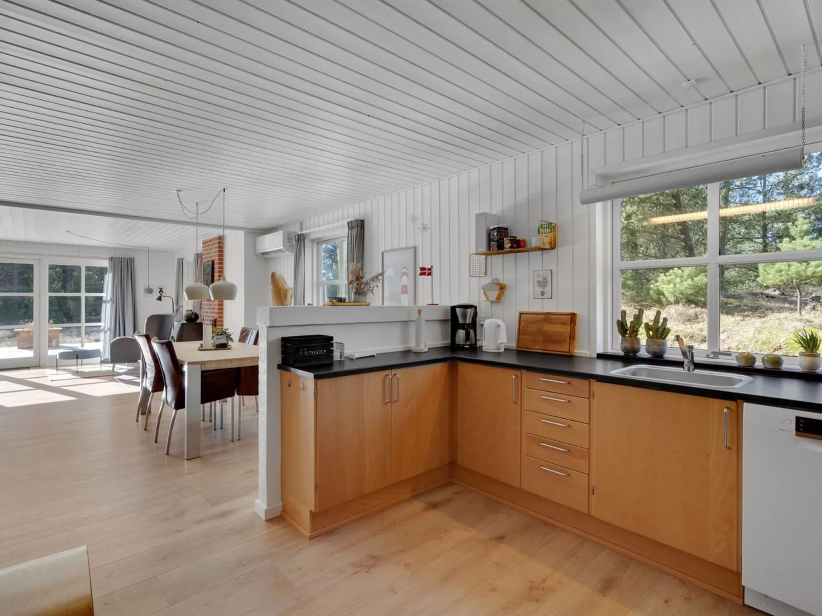 "Harpa" - 2.5km from the sea-Binnen