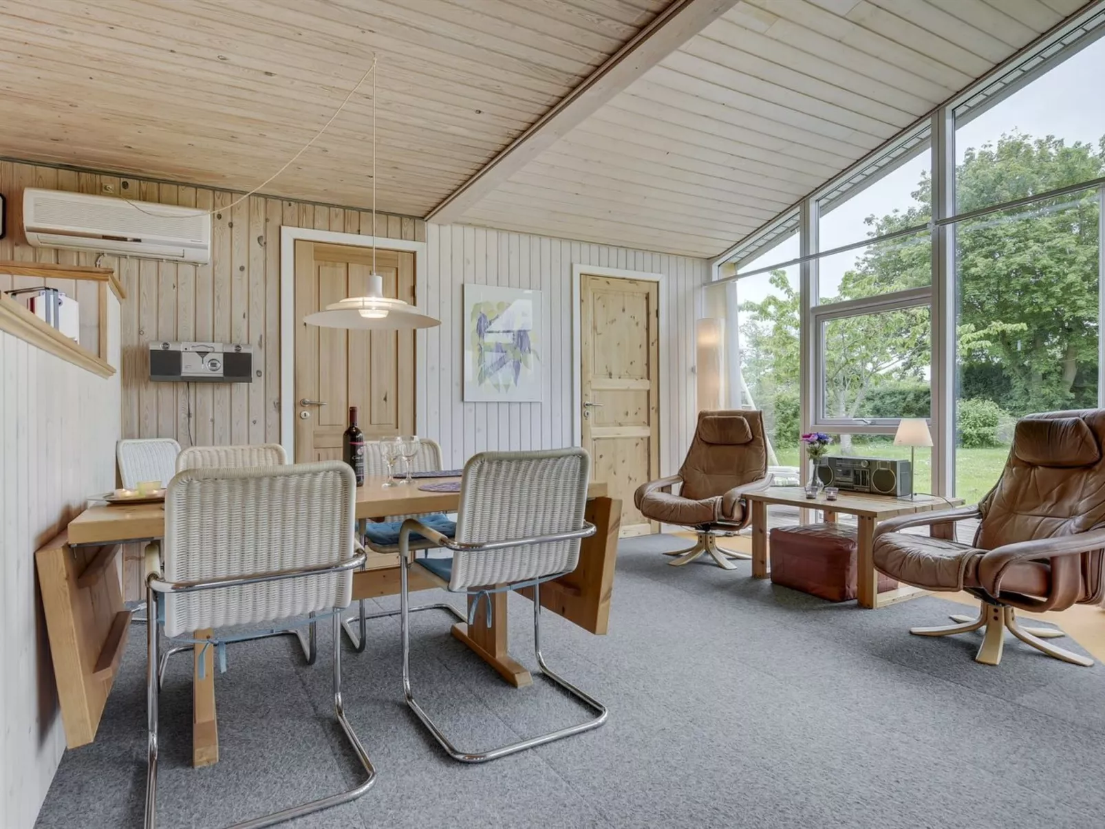 "Virpi" - 400m from the sea-Binnen