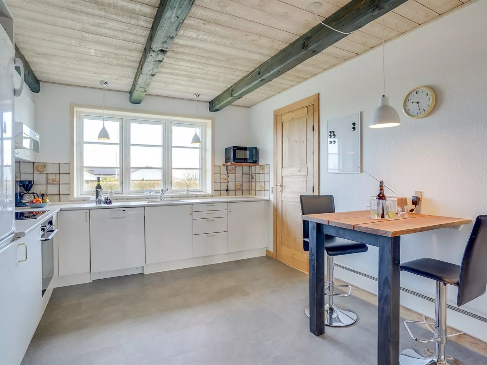 "Nita" - 24km from the sea-Binnen