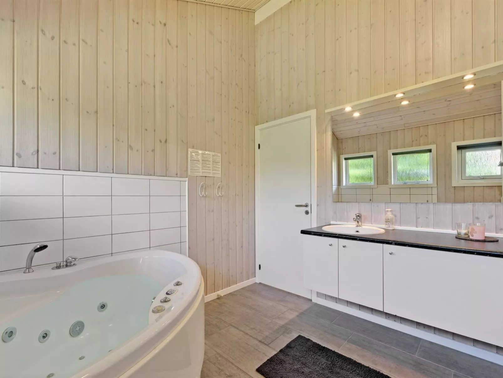 "Chrisse" - 550m from the sea-Binnen