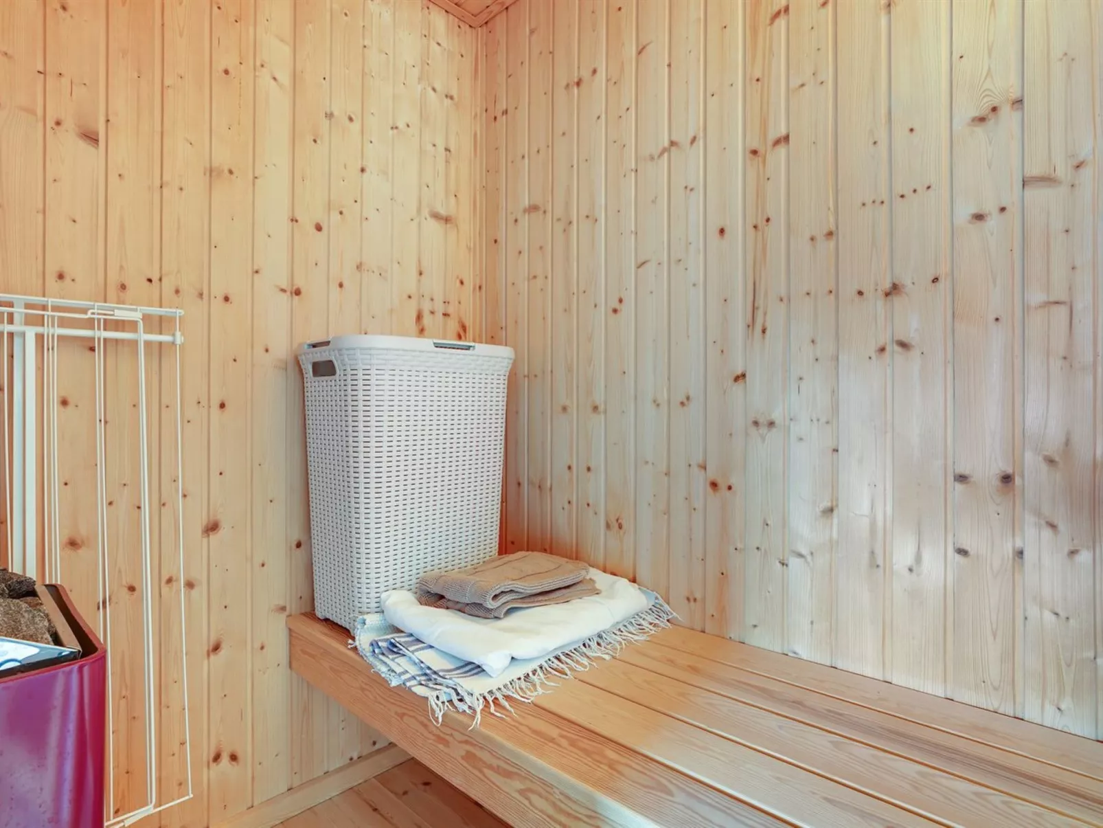 "Gyda" - 100m from the sea-Binnen