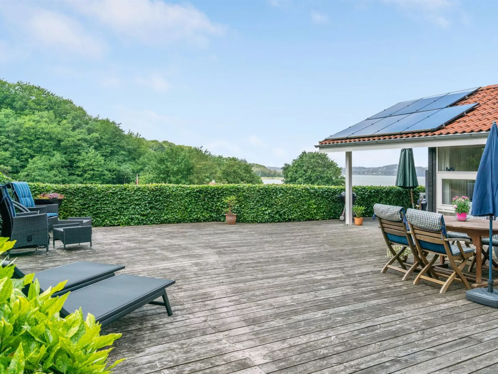 "Algot" - 100m to the fjord-Buiten