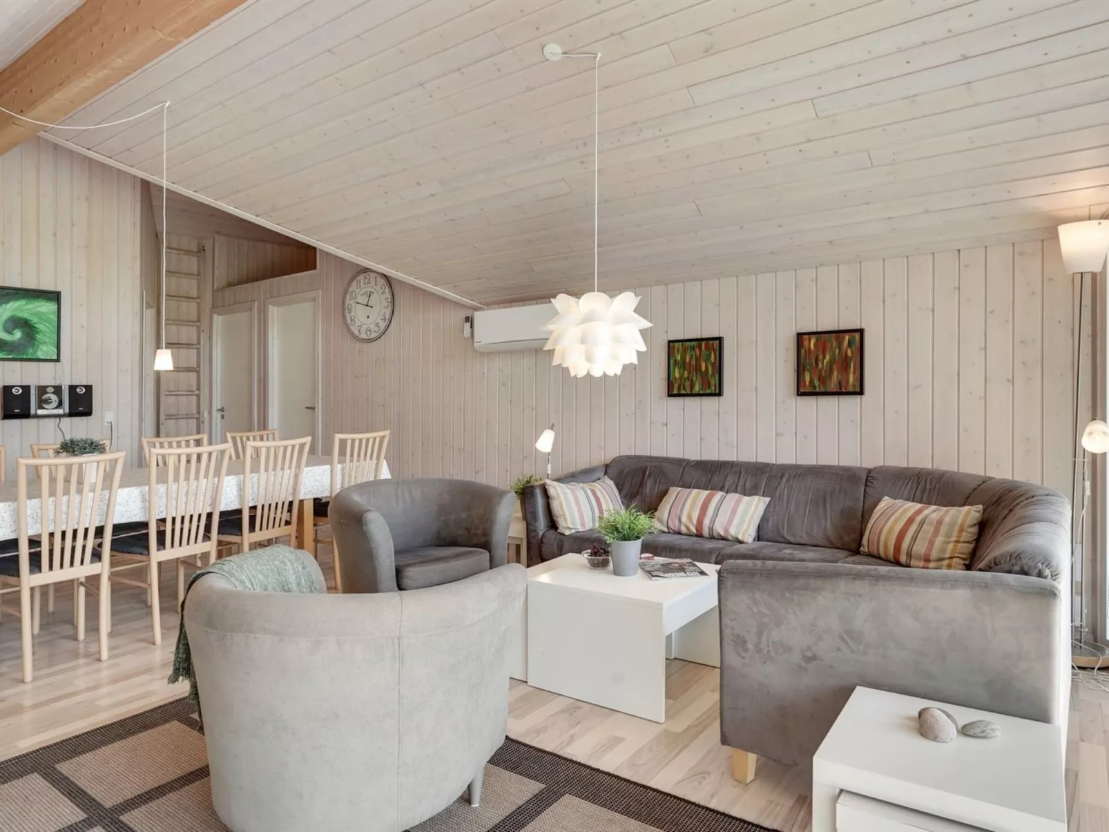 "Richard" - 4km from the sea-Binnen