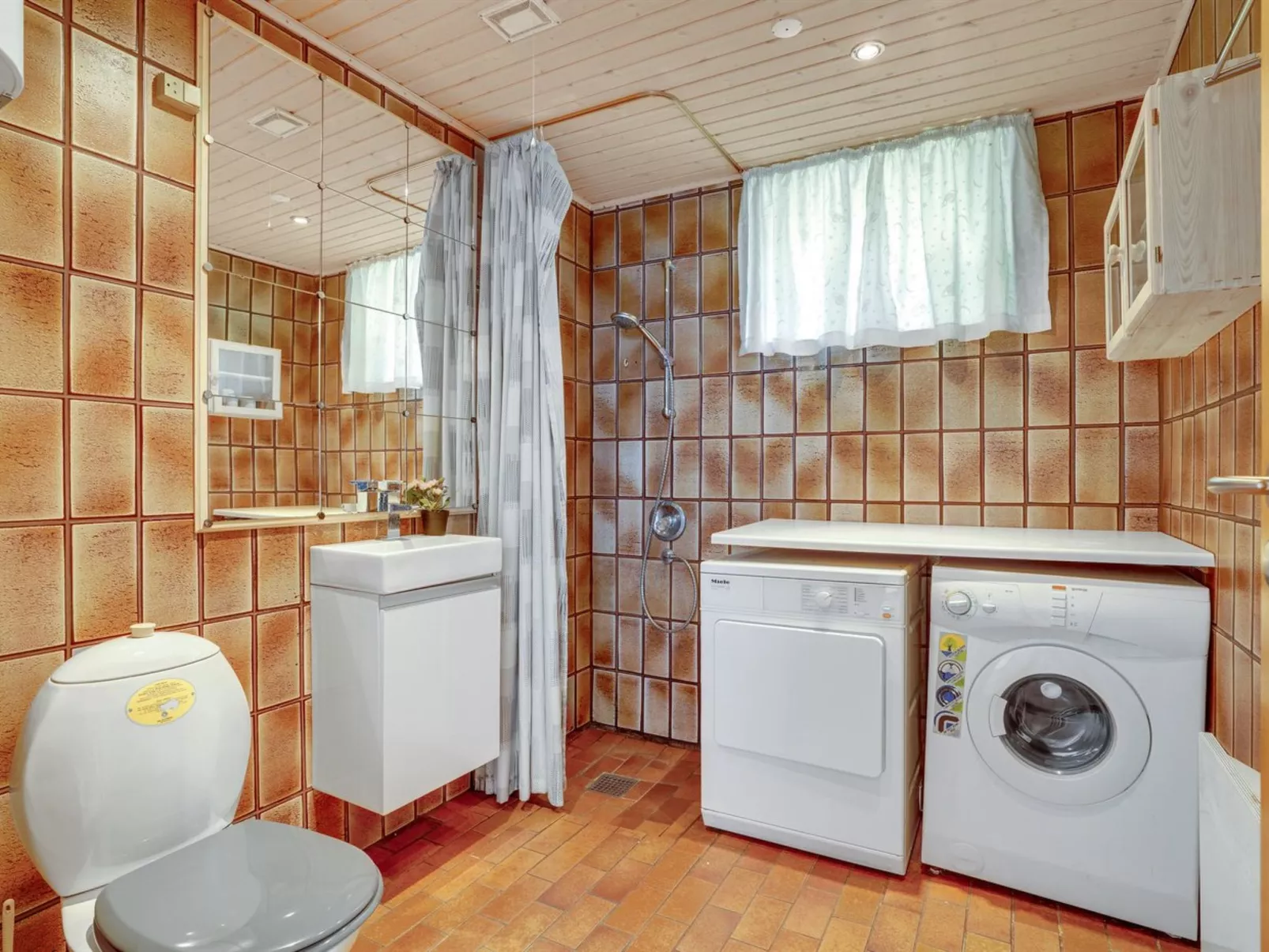 "Naumka" - 200m to the fjord-Binnen