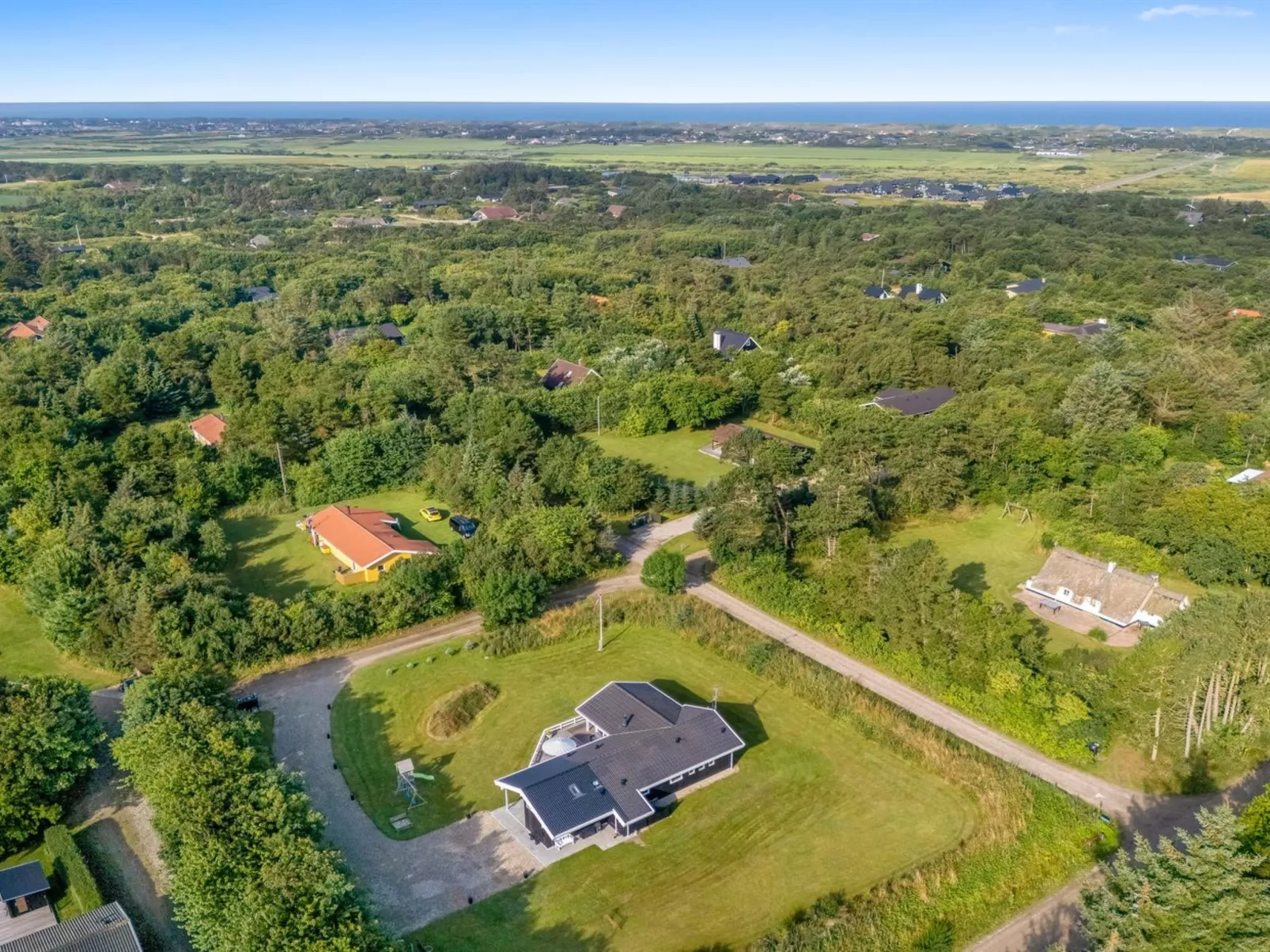 "Sviðandi" - 1.5km from the sea-Buiten