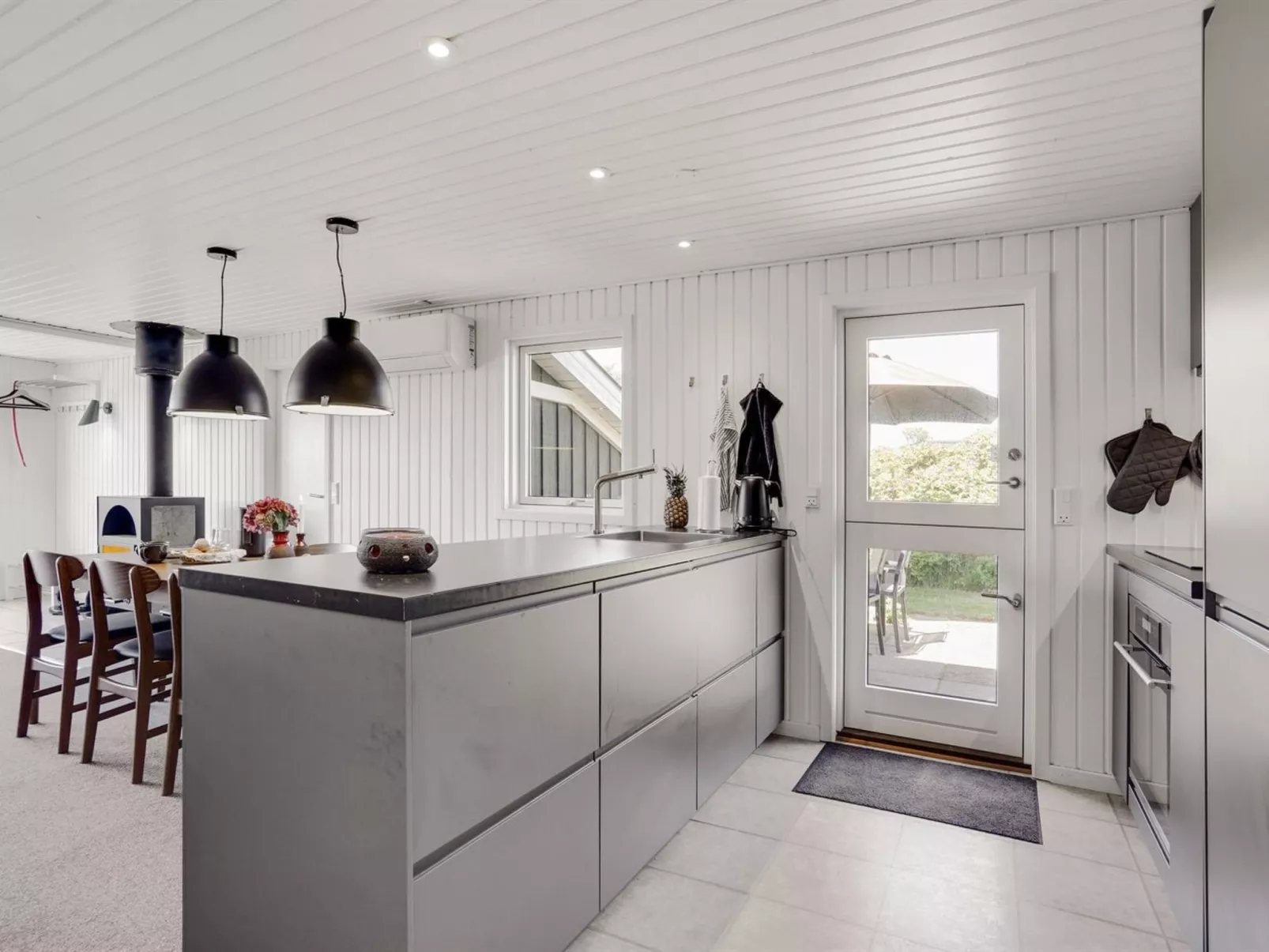 "Biarni" - 300m from the sea-Binnen