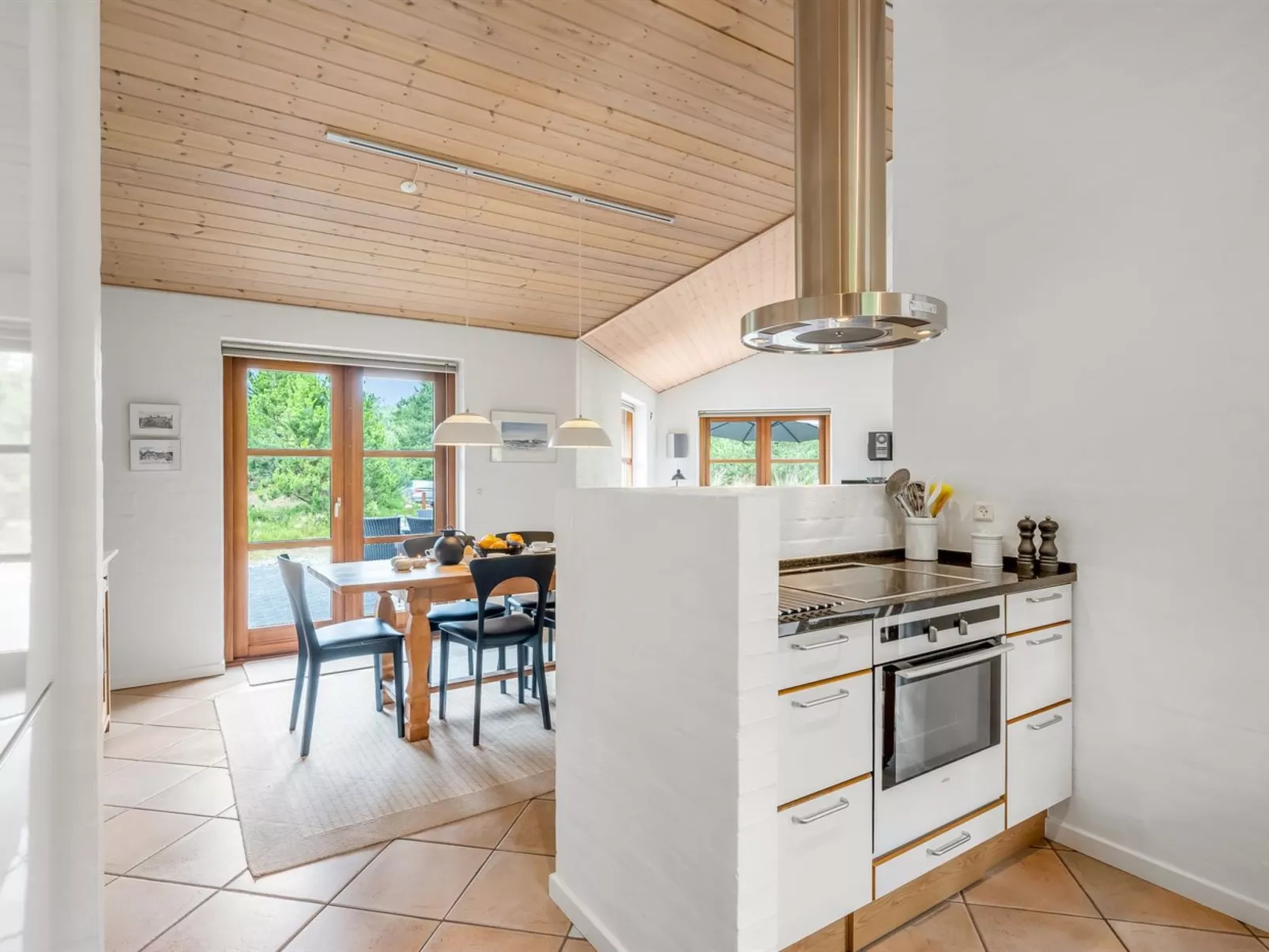 "Thormar" - 1.5km from the sea-Binnen