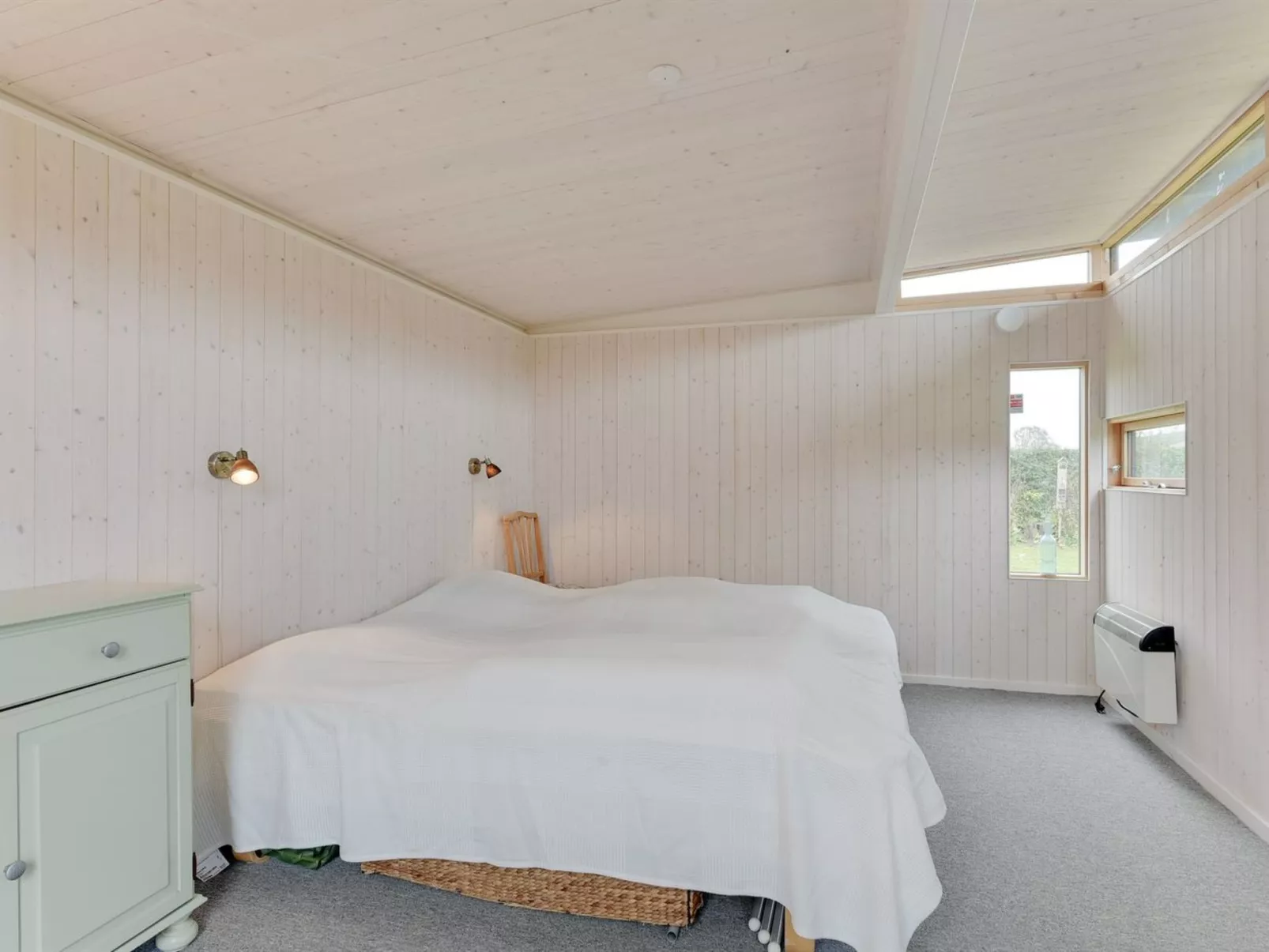 "Roar" - 500m from the sea-Binnen