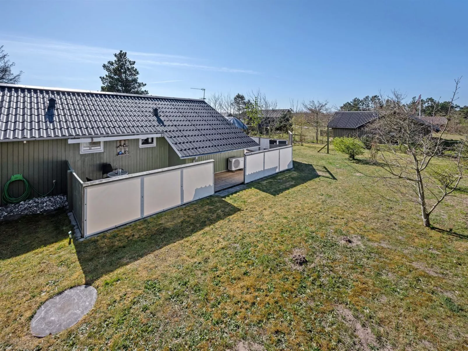 "Hannah" - 300m to the fjord-Buiten