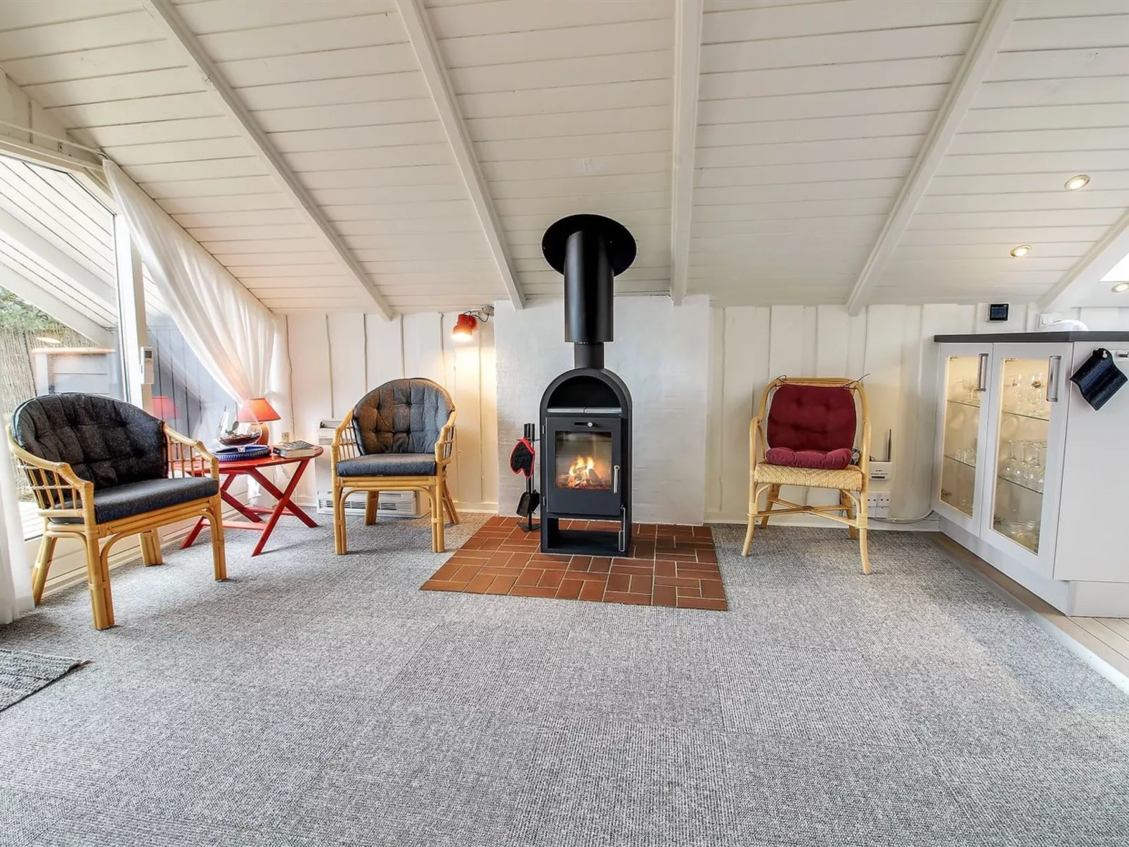 "Josie" - 200m from the sea-Binnen