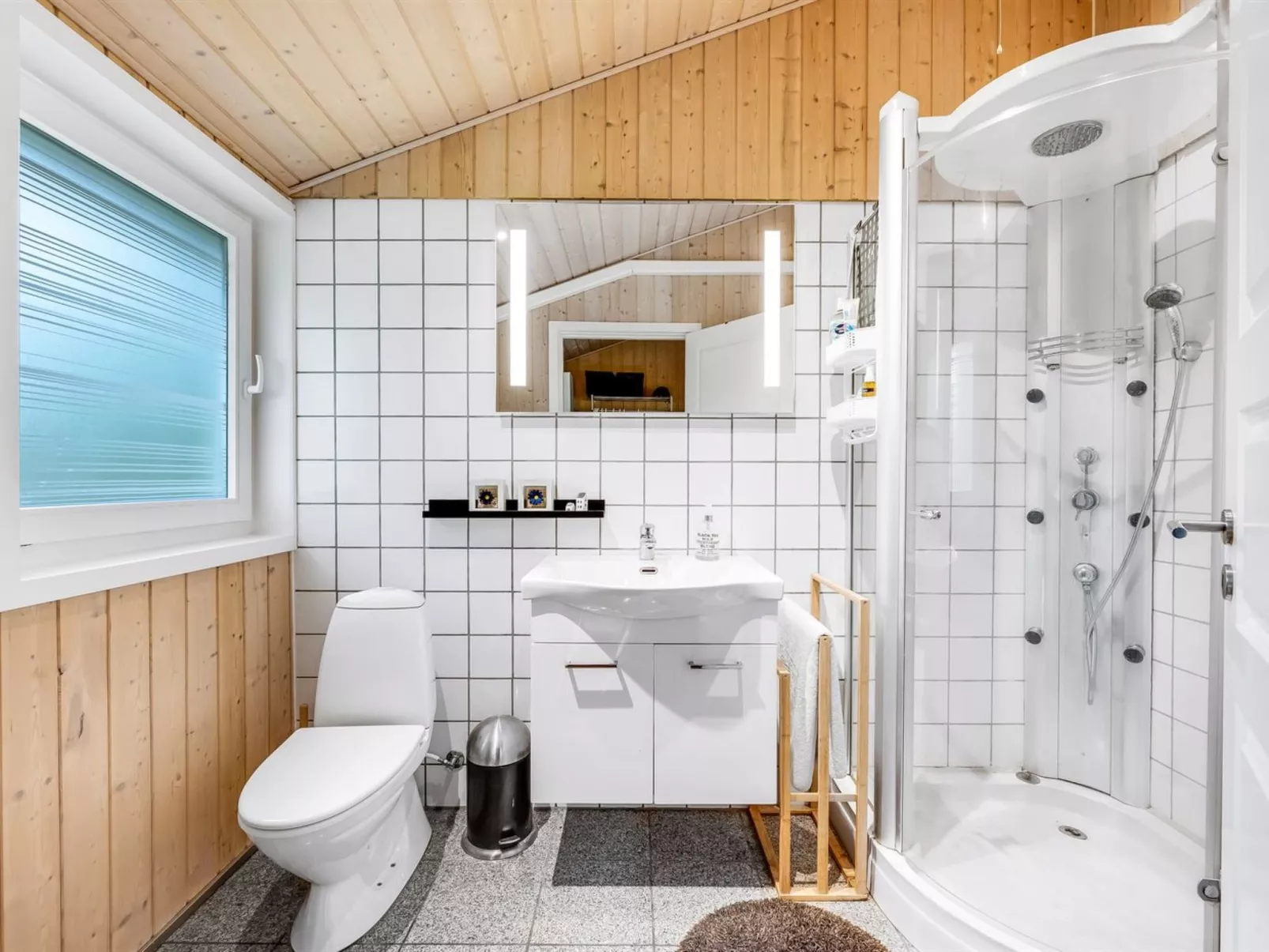 "Gurly" - 25km from the sea-Binnen