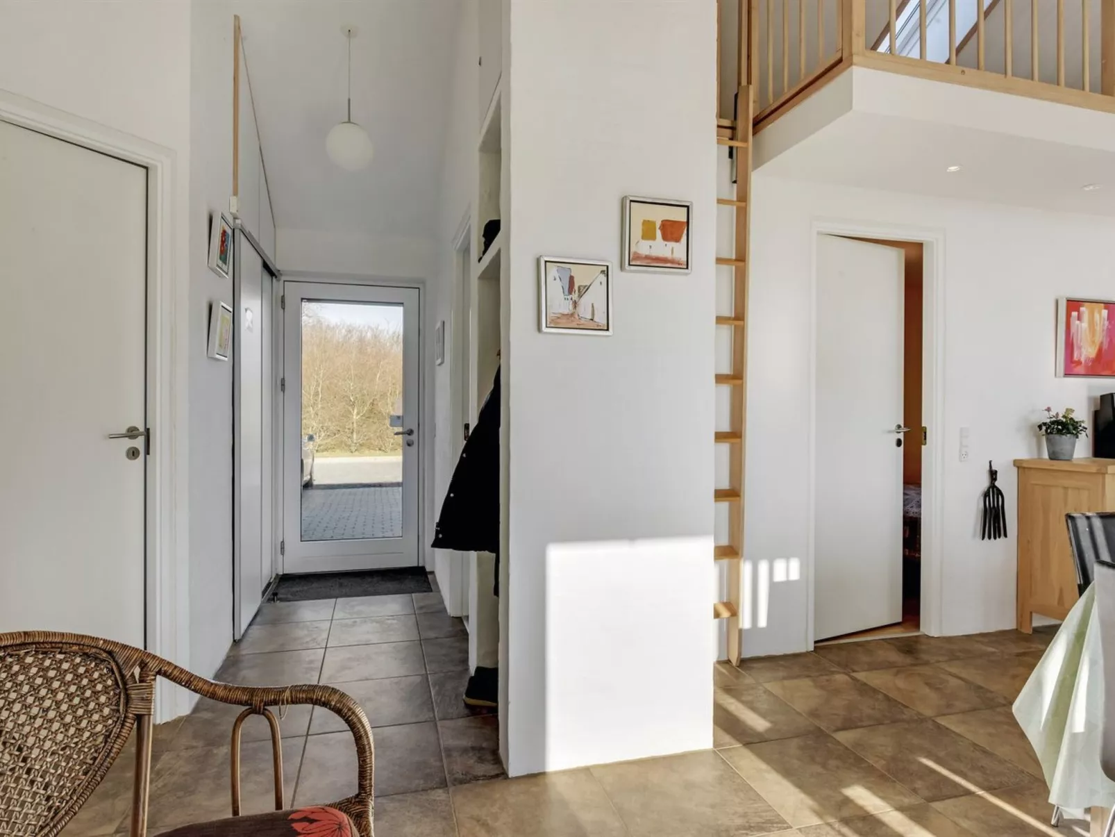 "Donka" - 300m to the fjord-Binnen