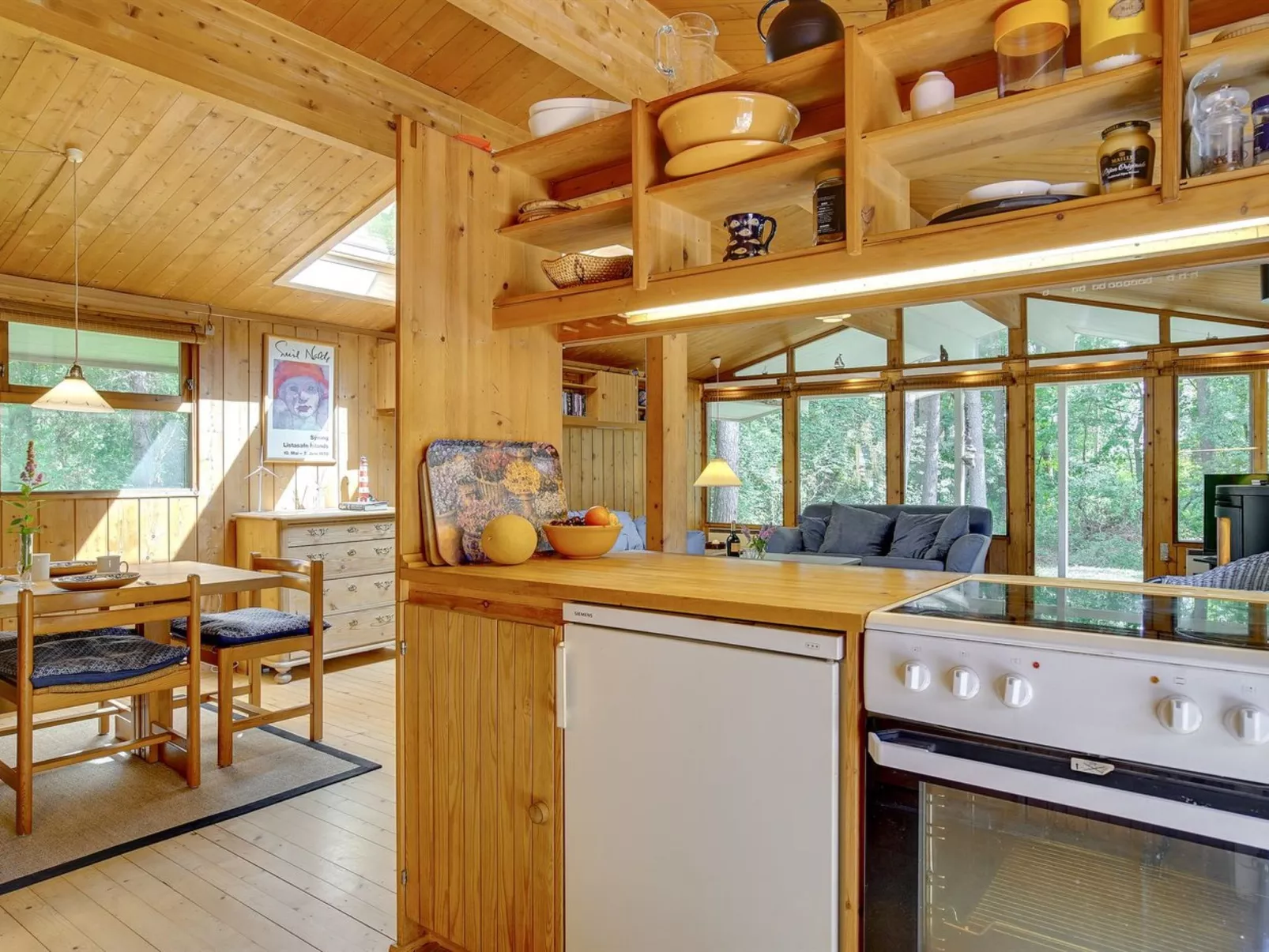 "Myrra" - 10m from the sea-Binnen