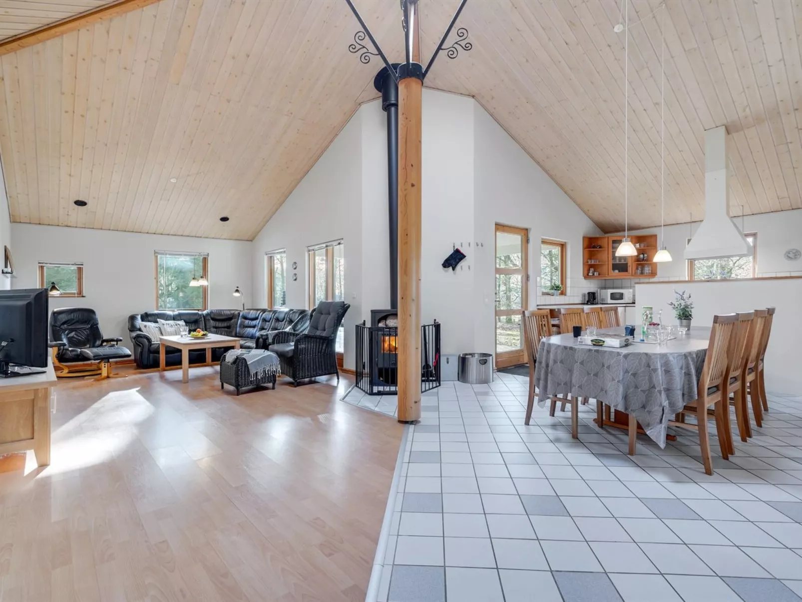 "Absalon" - 29km from the sea-Binnen