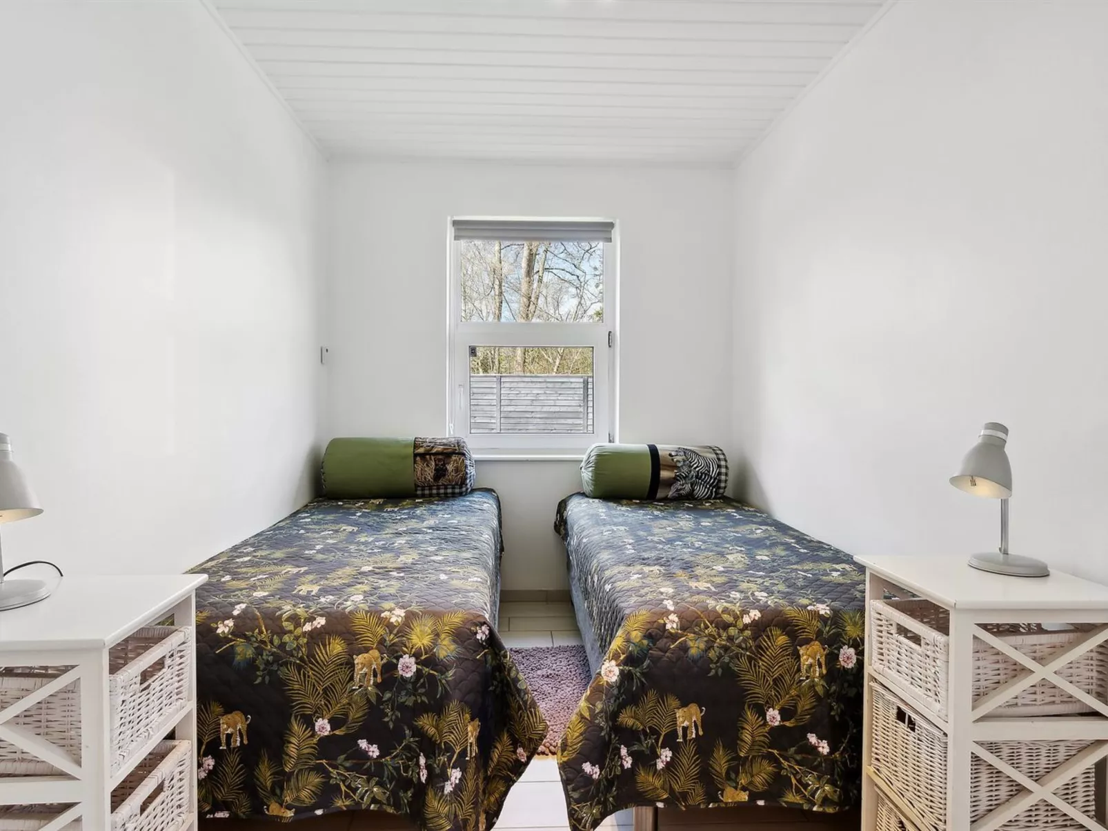 "Alla" - 500m from the sea-Binnen