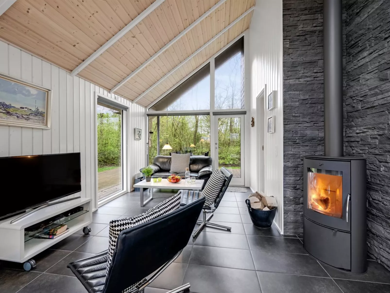 "Ketilbiorn" - 1.2km to the fjord-Binnen