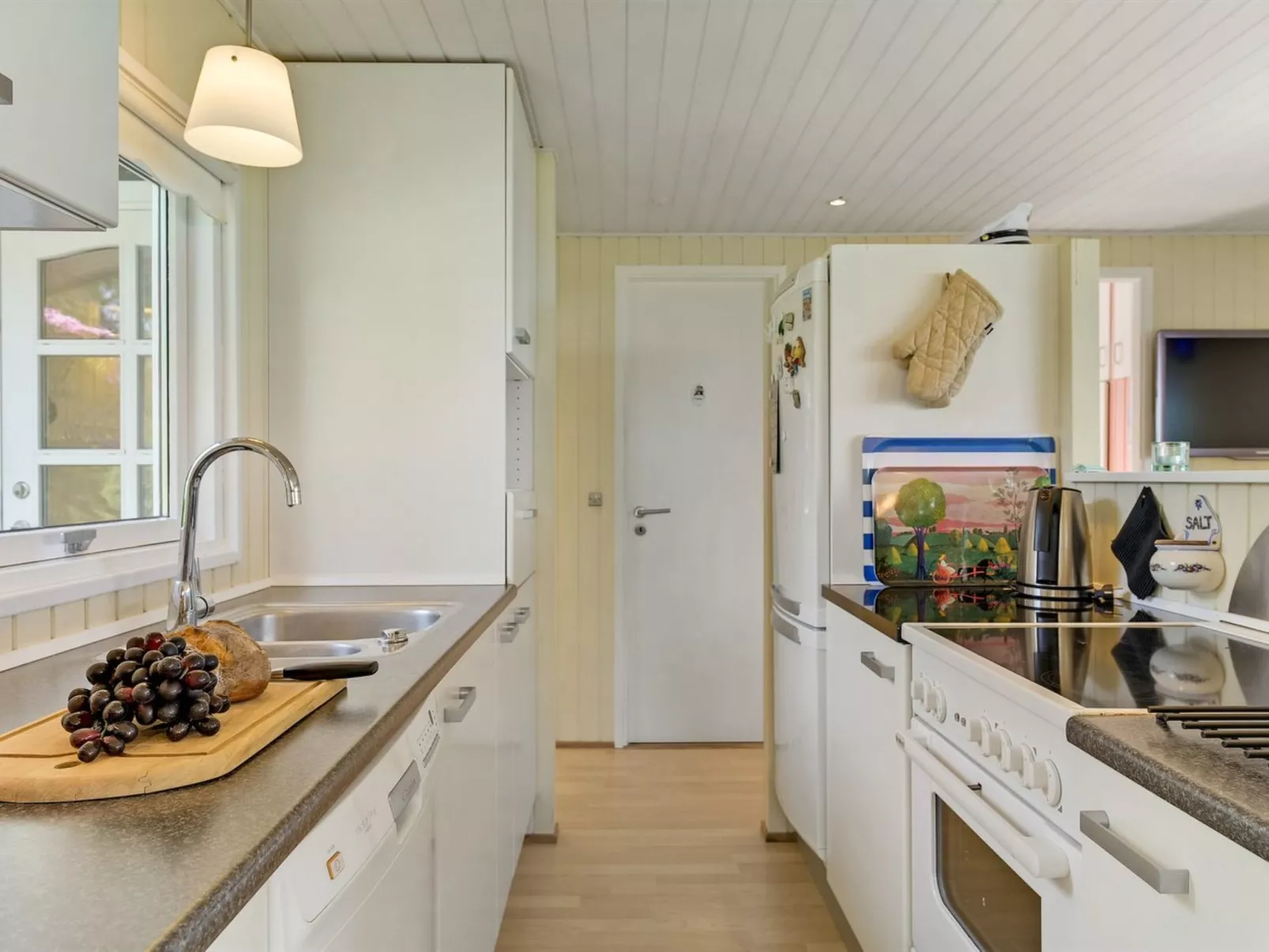 "Eddy" - 50m from the sea-Binnen