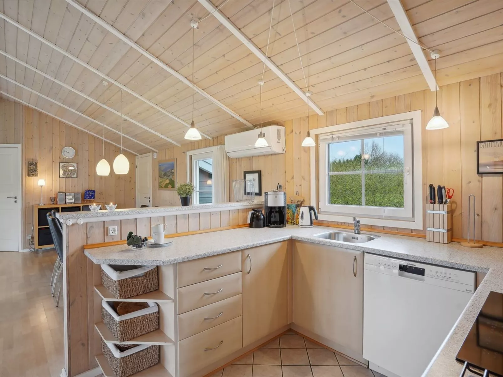 "Tinka" - 1.2km to the fjord-Binnen