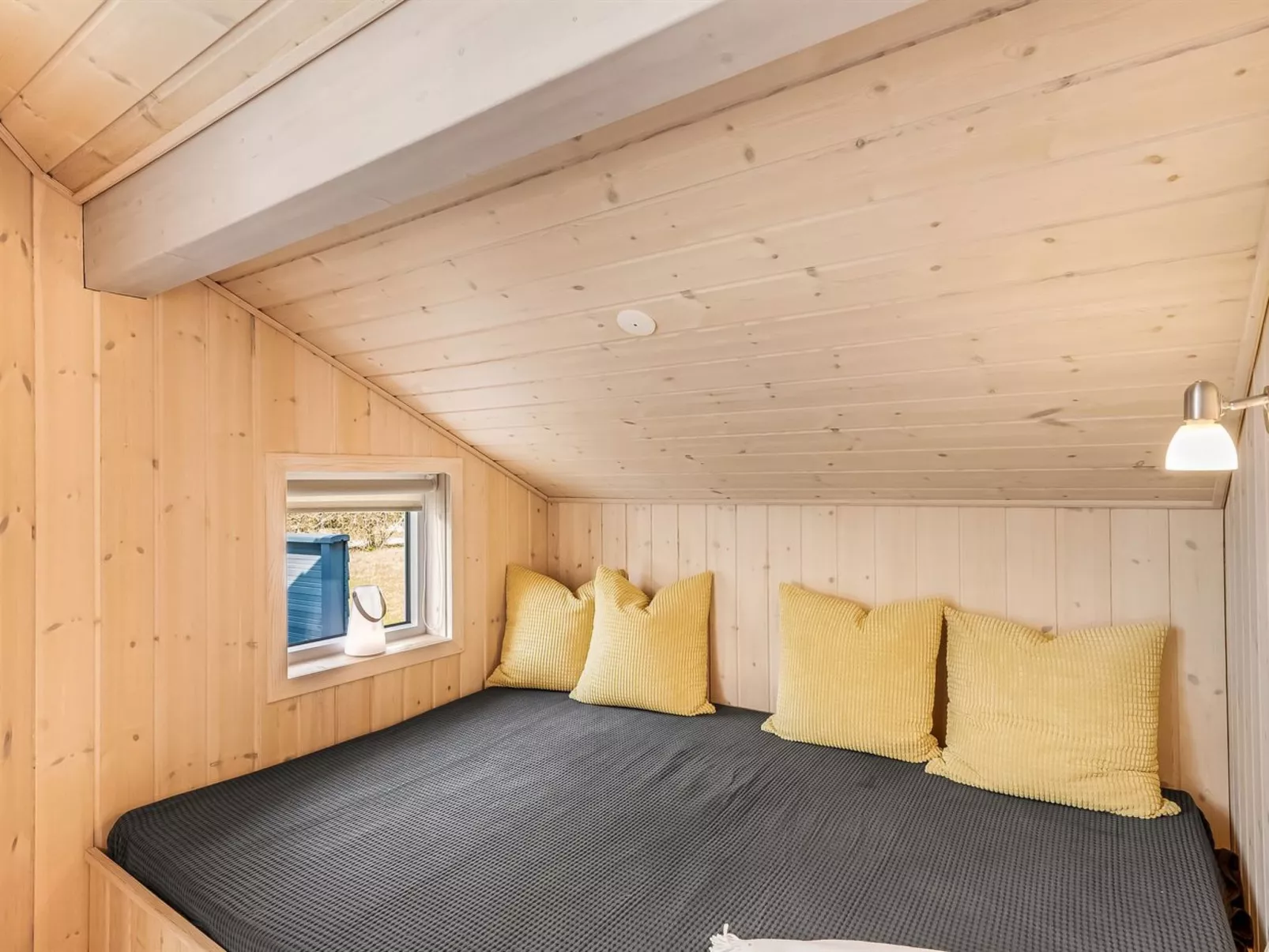 "Tobbi" - 1.1km to the fjord-Binnen