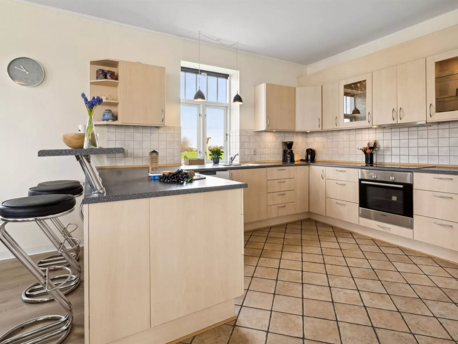 "Adine" - 13km from the sea-Binnen