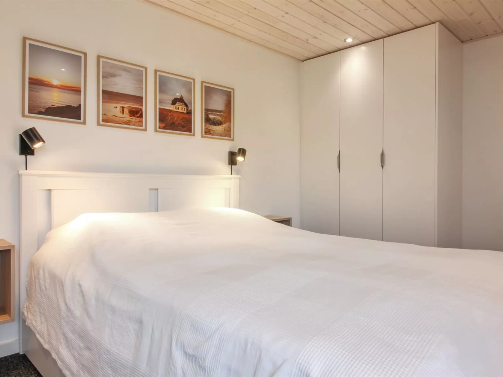 "Hroswitha" - 100m from the sea-Binnen