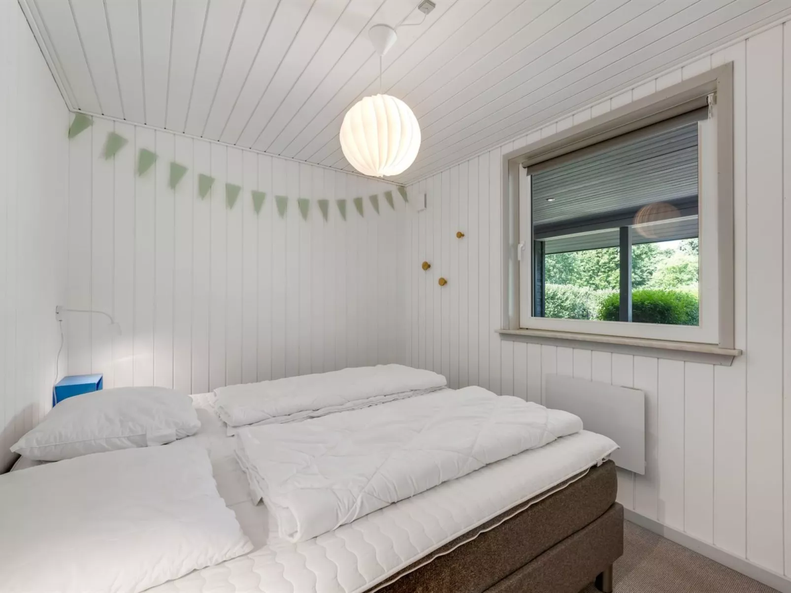 "Knag" - 800m to the fjord-Binnen