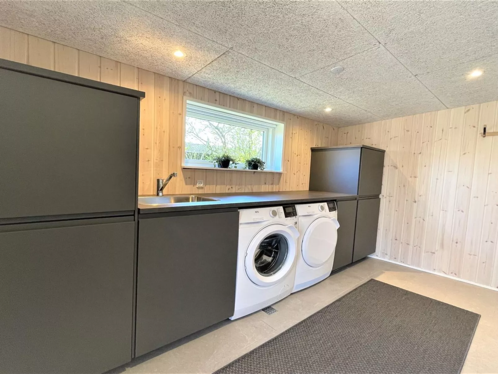 "Gustaf" - 400m to the fjord-Binnen