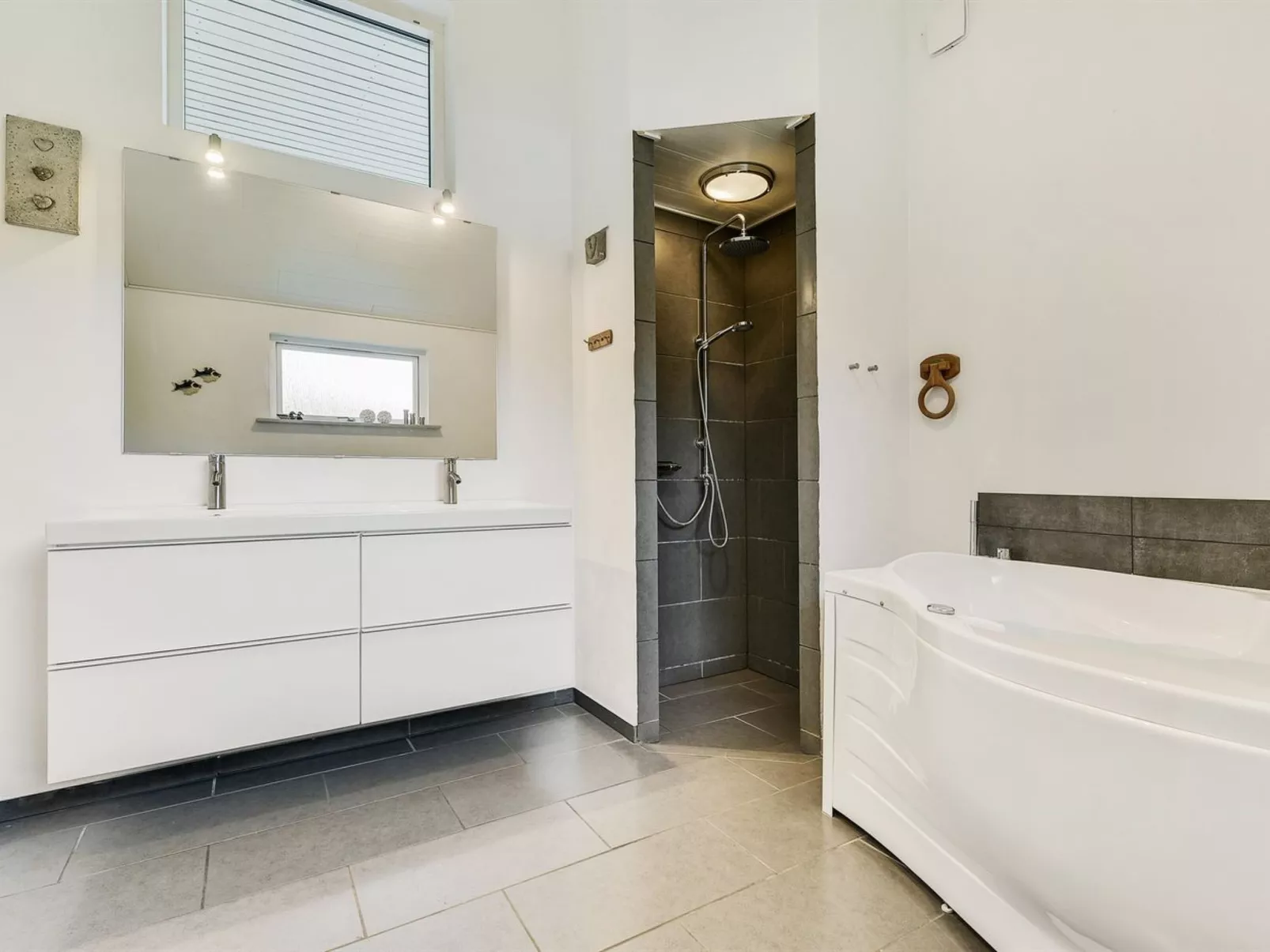 "Elfriede" - 400m to the fjord-Binnen